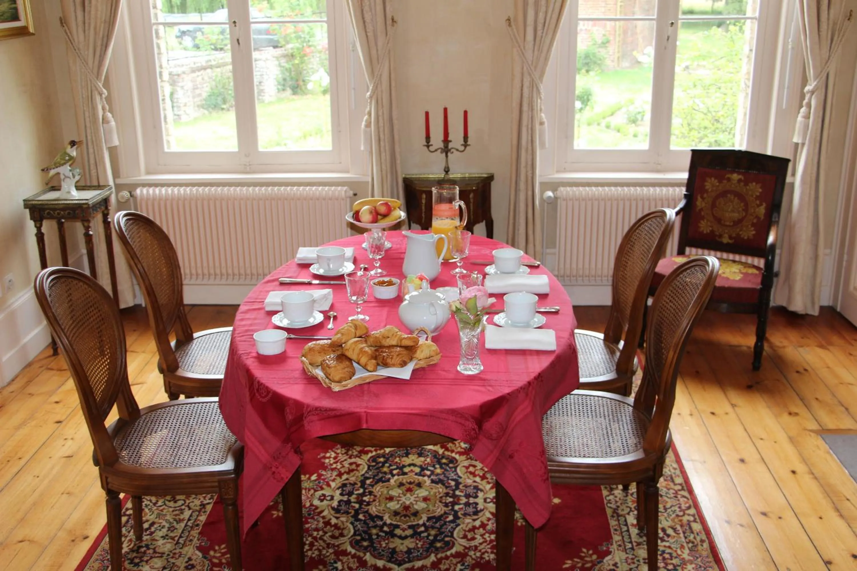 Dining area in Le Clos Boutenelle