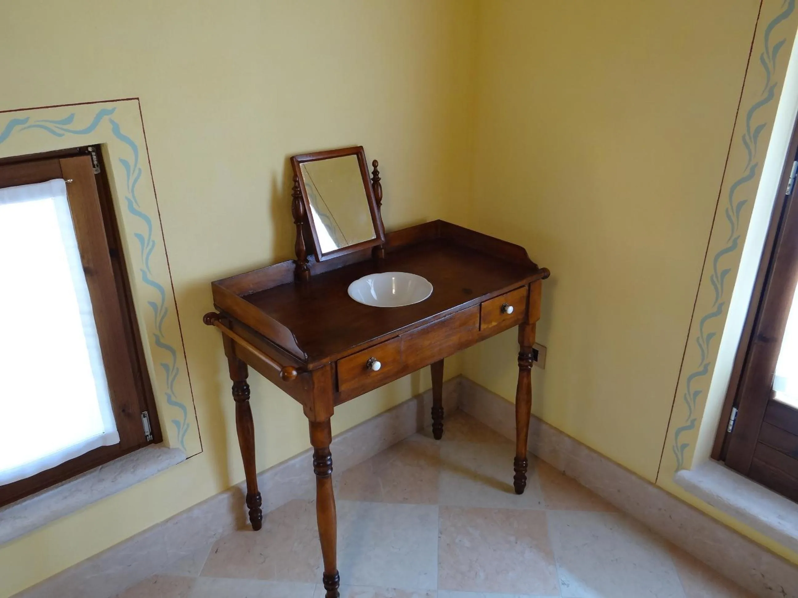King Room with Spa Bath - single occupancy in Le Camere Della Bice