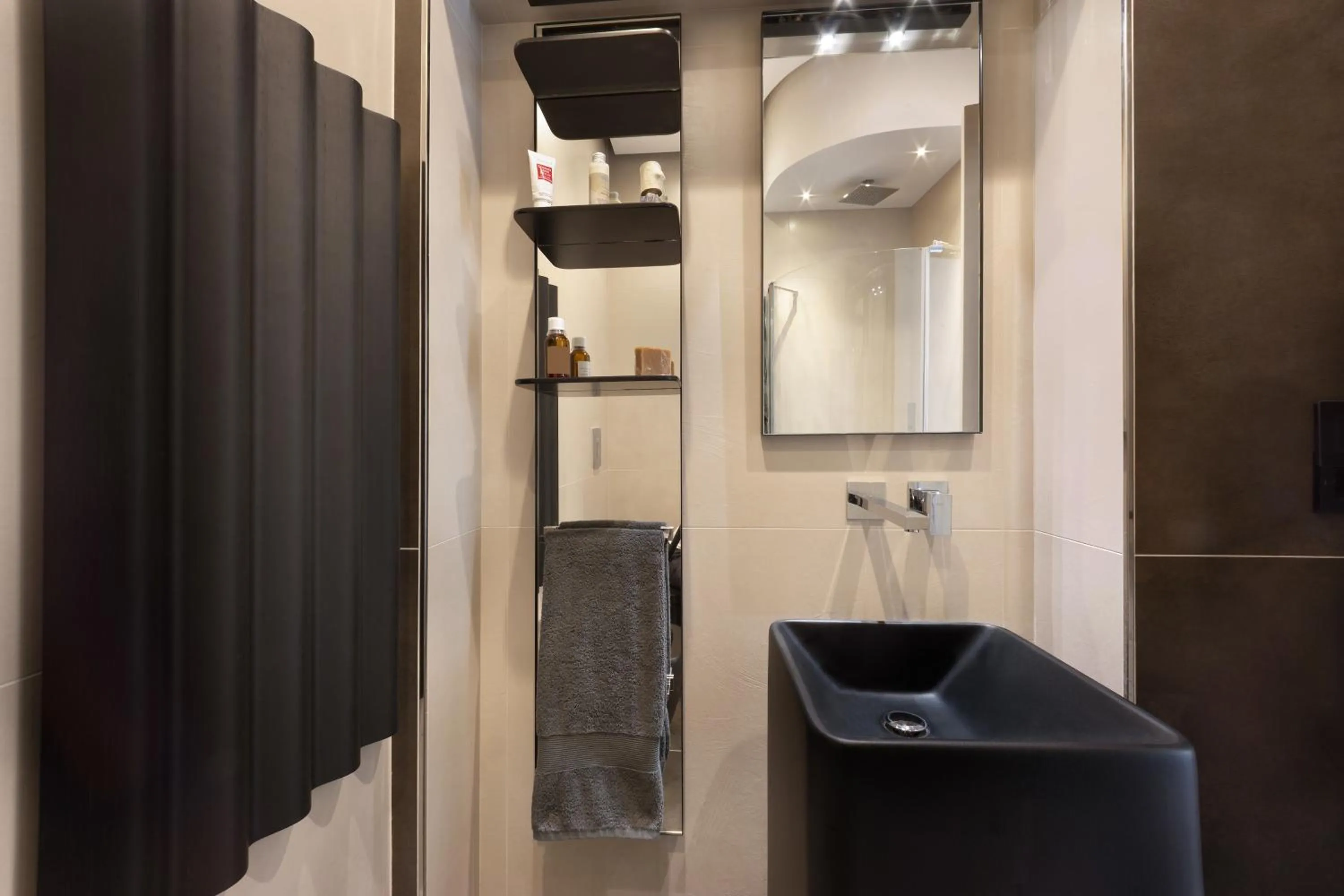 Bathroom in Estate4home - Surreo Luxury B&b