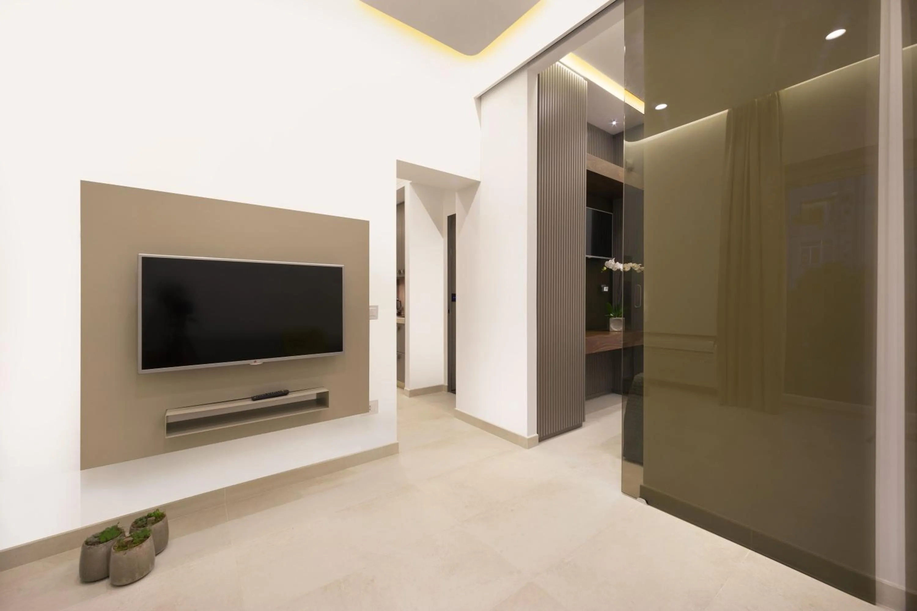 Communal lounge/ TV room in Estate4home - Surreo Luxury B&b