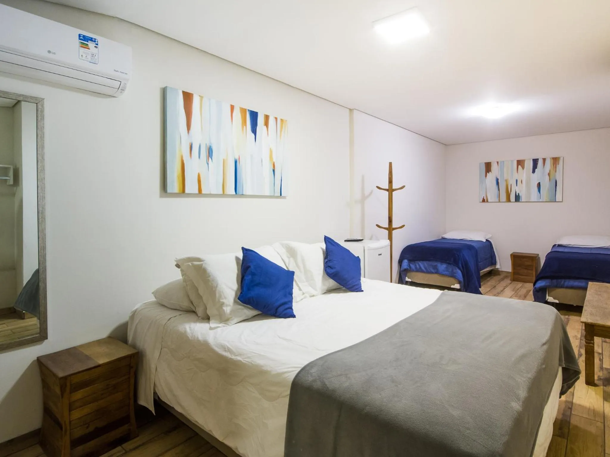 Bed in Villa Vintage Campos - Piscina e opções de suites com hidromassagem