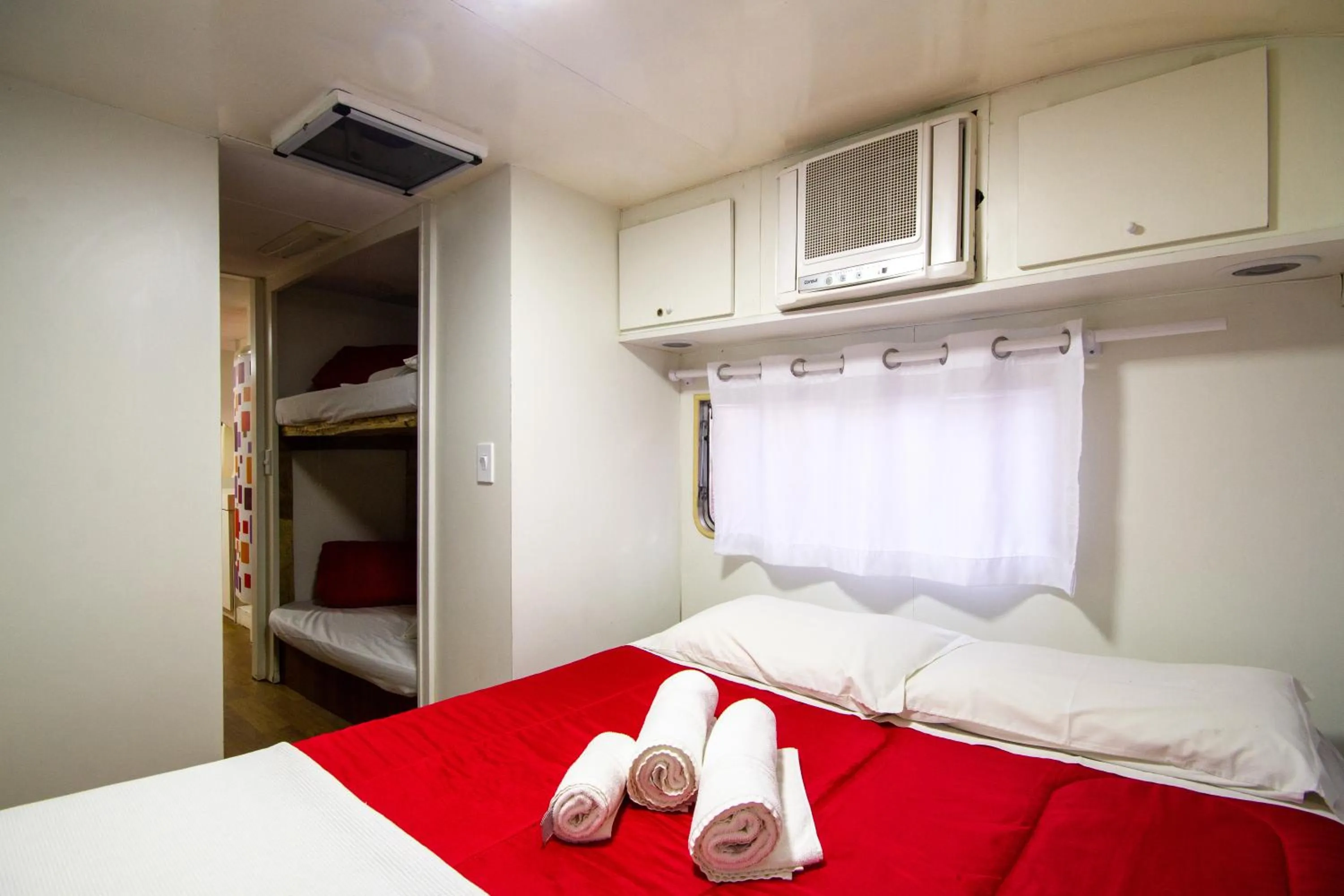 Bedroom, Bed in Villa Vintage Campos - Piscina e opções de suites com hidromassagem