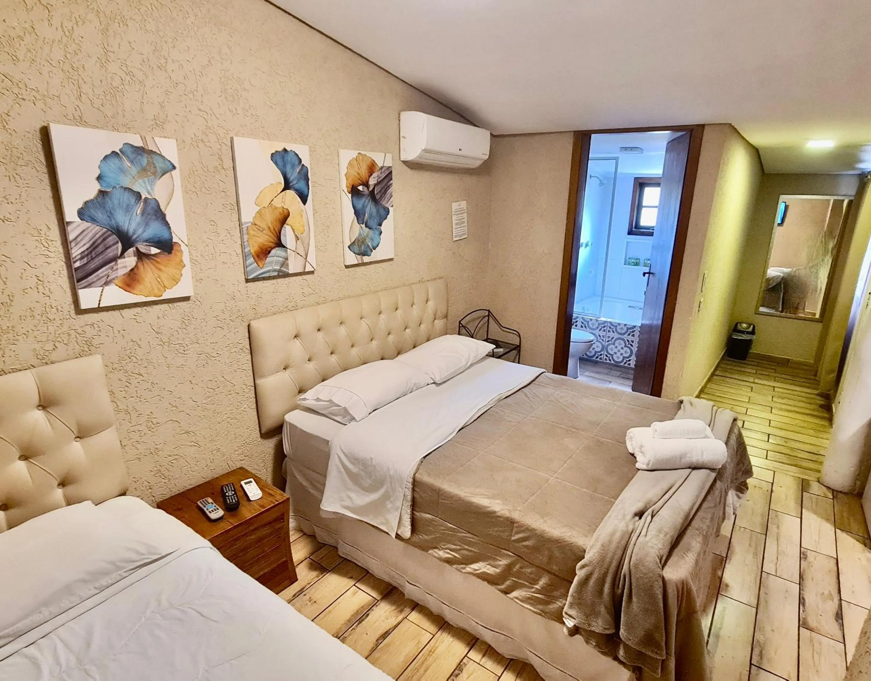 Bedroom, Bed in Villa Vintage Campos - Piscina e opções de suites com hidromassagem