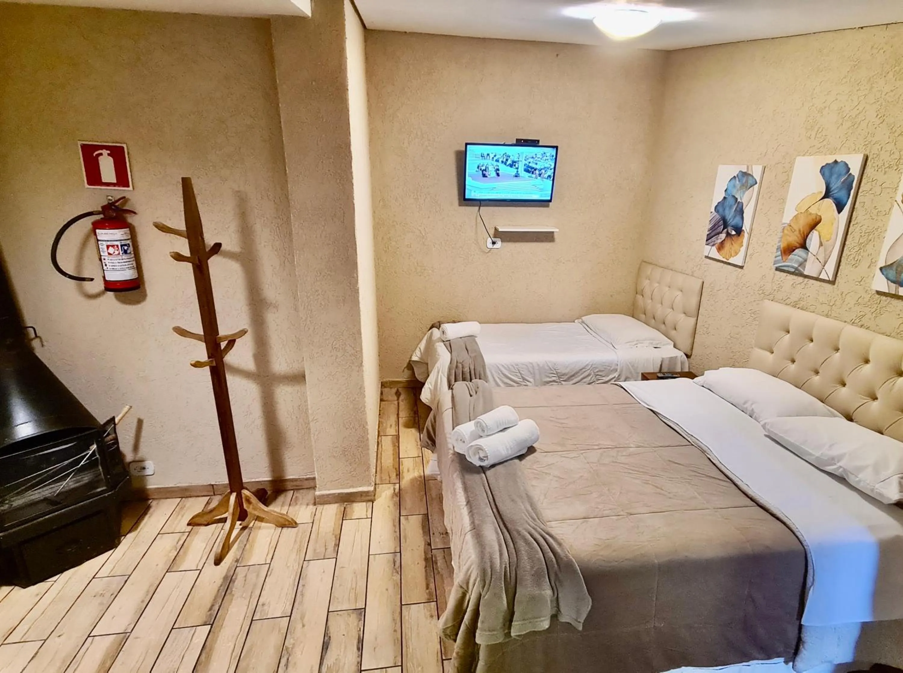 Bed in Villa Vintage Campos - Piscina e opções de suites com hidromassagem