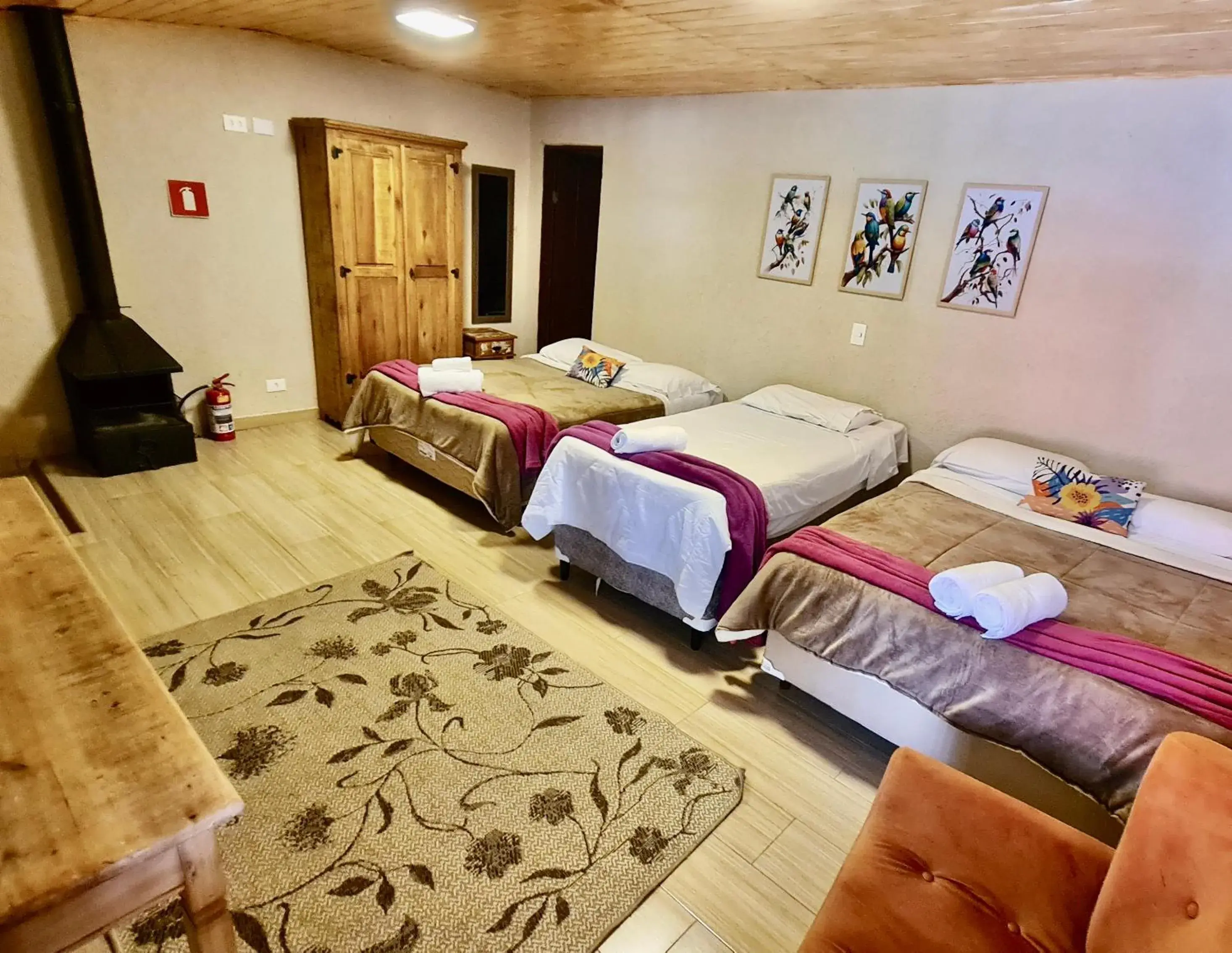 Family Room with Bath in Villa Vintage Campos - Piscina e opções de suites com hidromassagem Family Room with Bath in Villa Vintage Campos - Piscina e opções de suites com hidromassagem