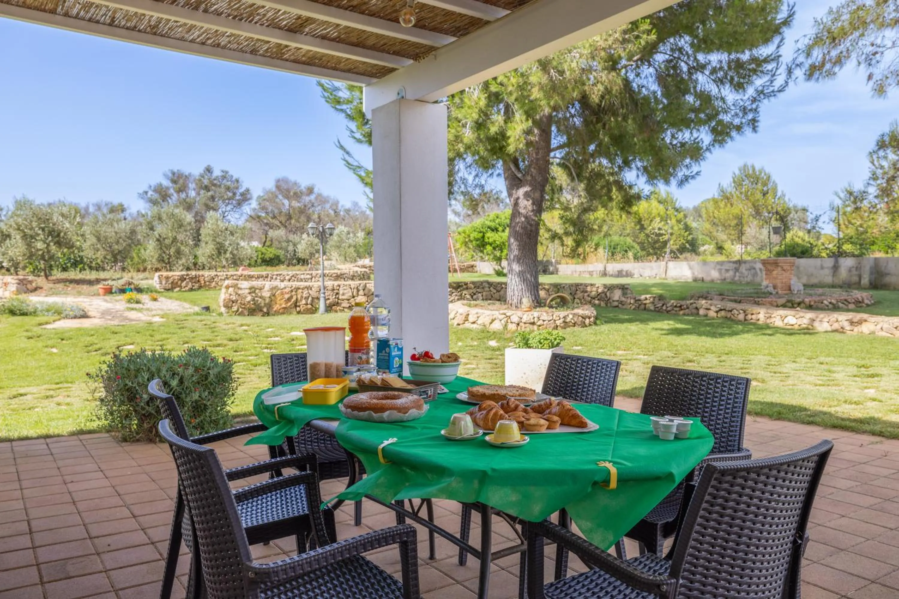 Breakfast in Aura Solis B&B