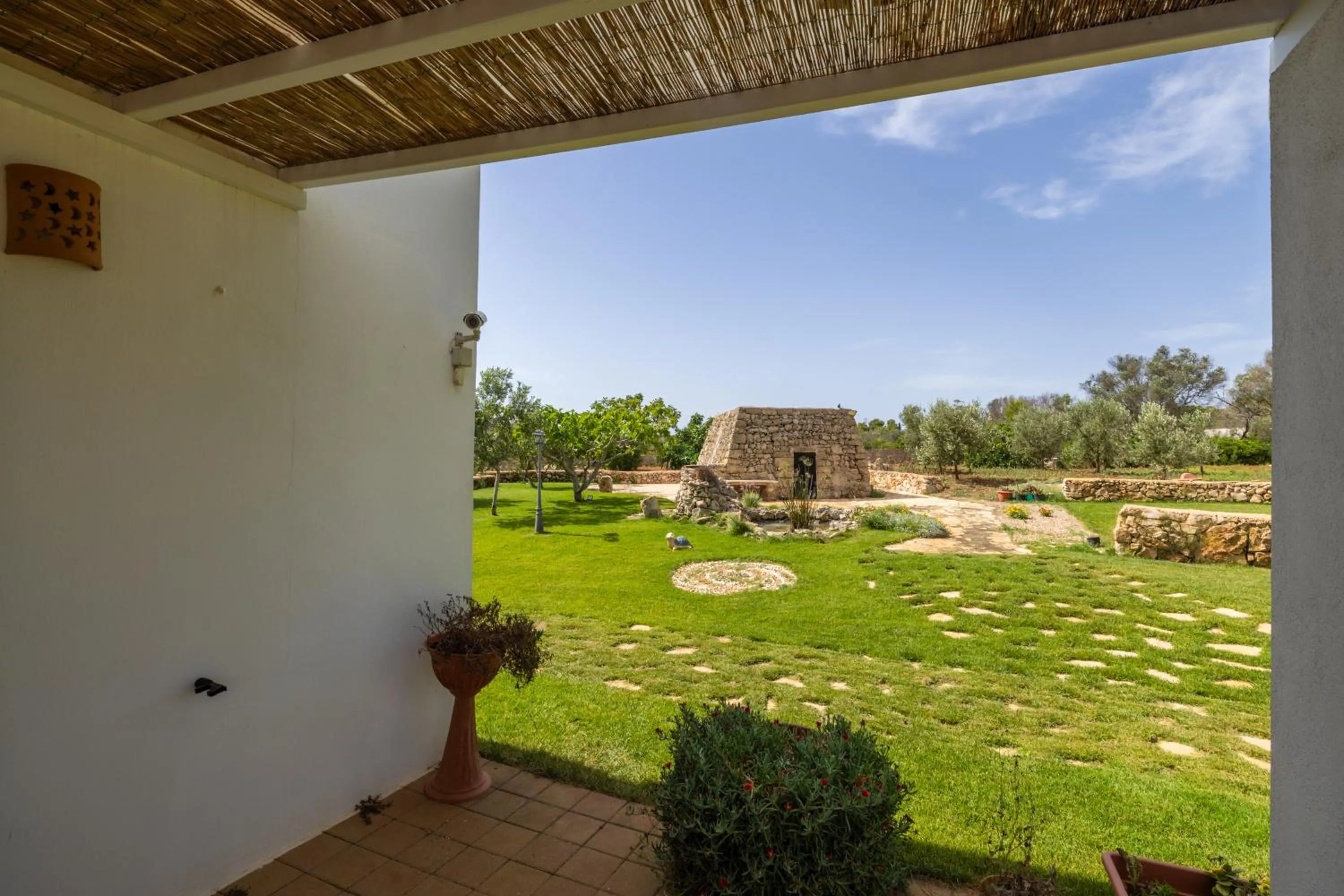 Garden view in Aura Solis B&B