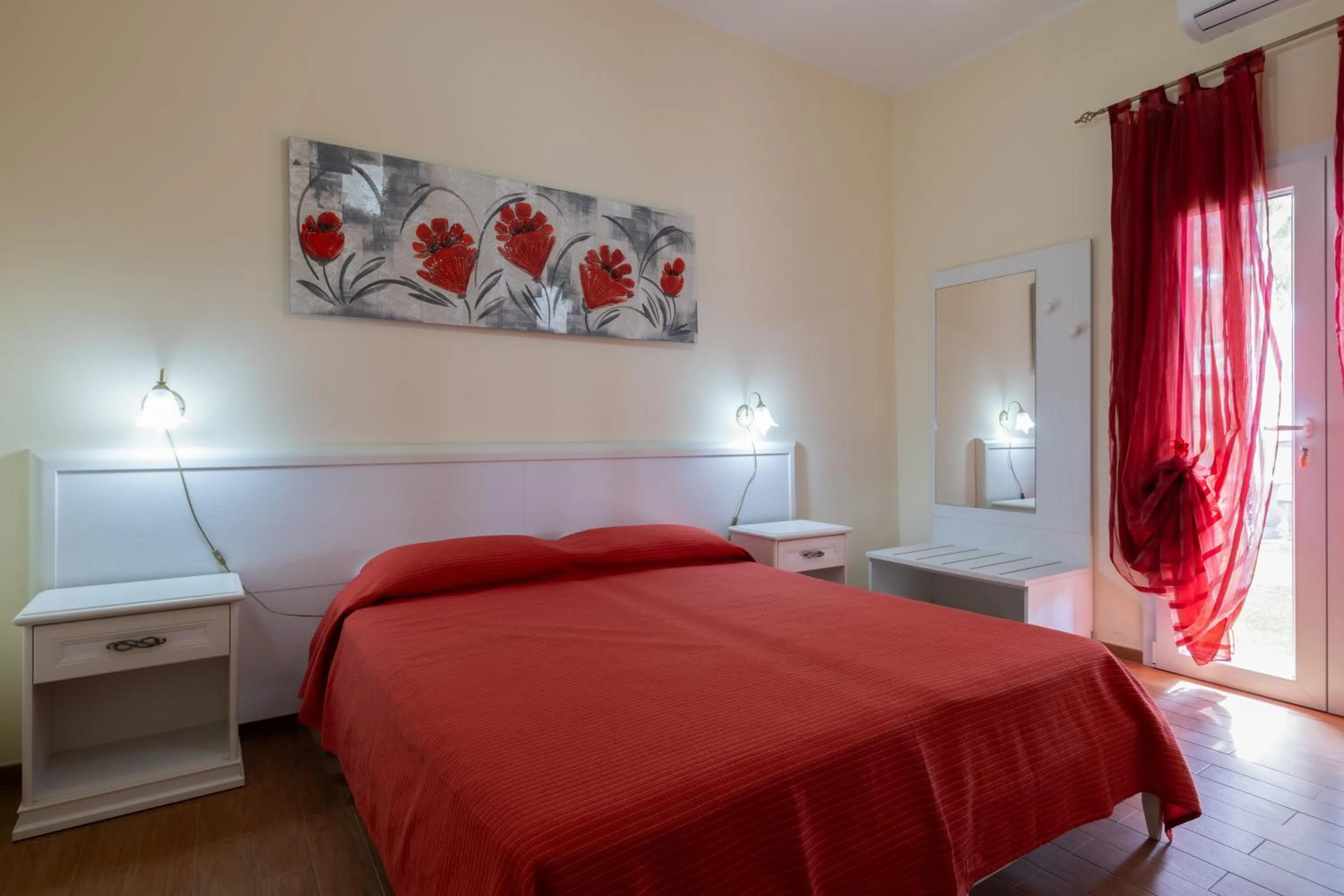 Photo of the whole room, Bed in Aura Solis B&B