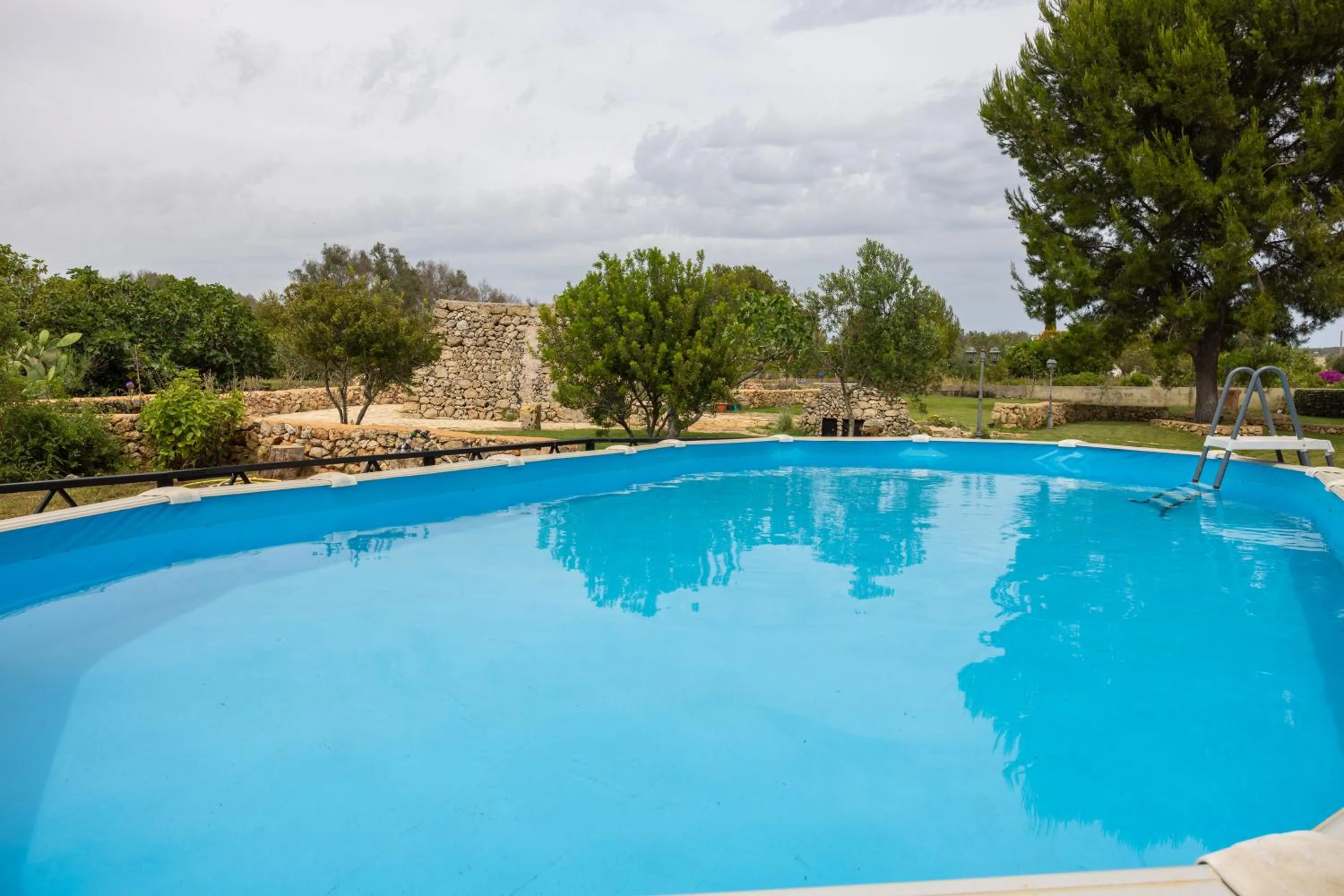 Swimming pool in Aura Solis B&B