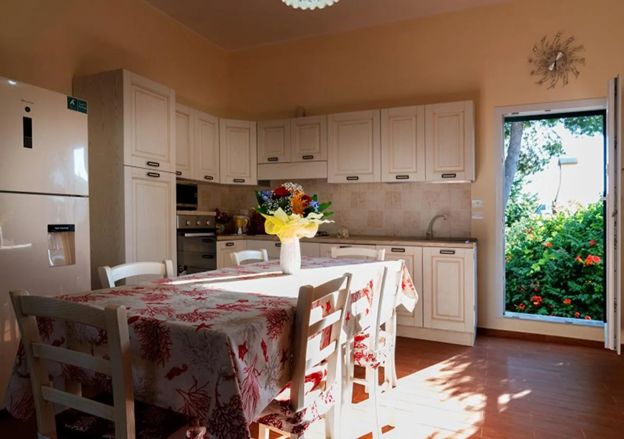 Kitchen or kitchenette in Aura Solis B&B