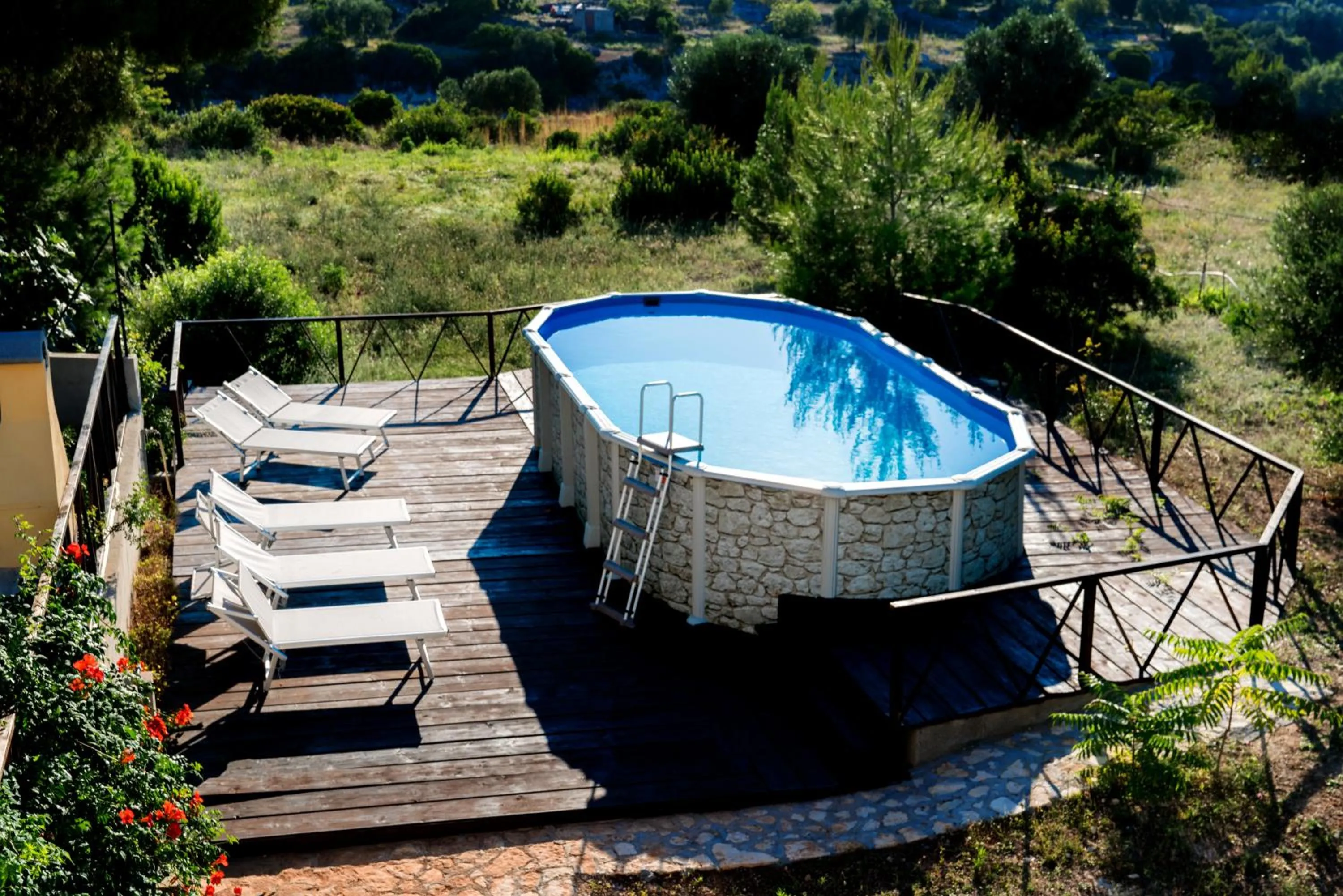 Pool view in Aura Solis B&B