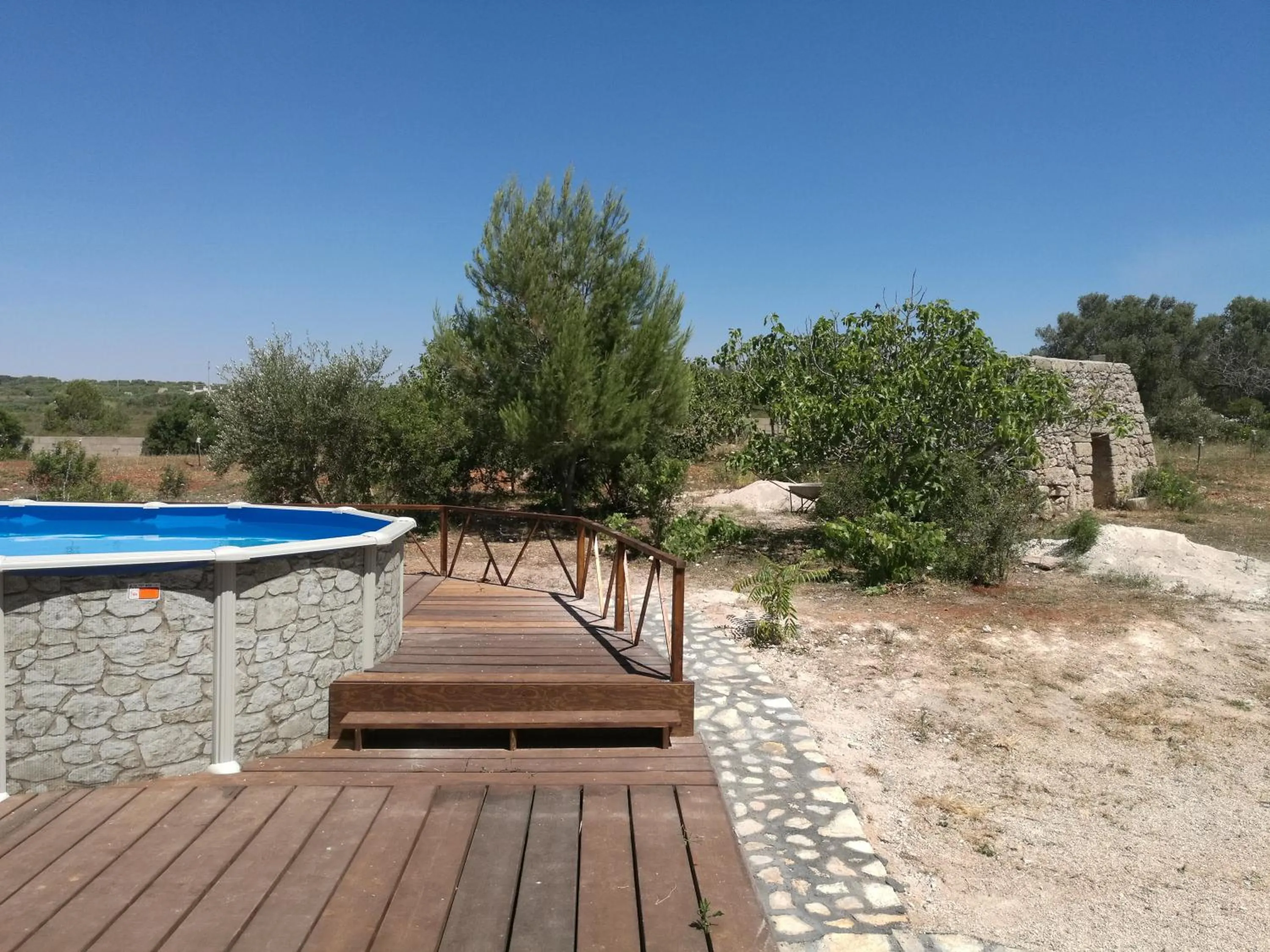 Swimming pool in Aura Solis B&B