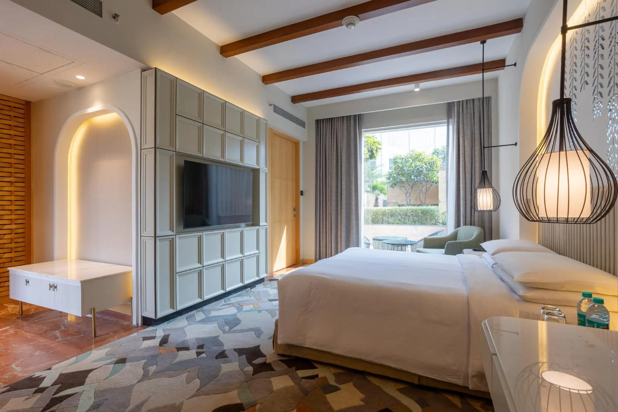 Photo of the whole room, Bed in InterContinental Jaipur Tonk Road by IHG