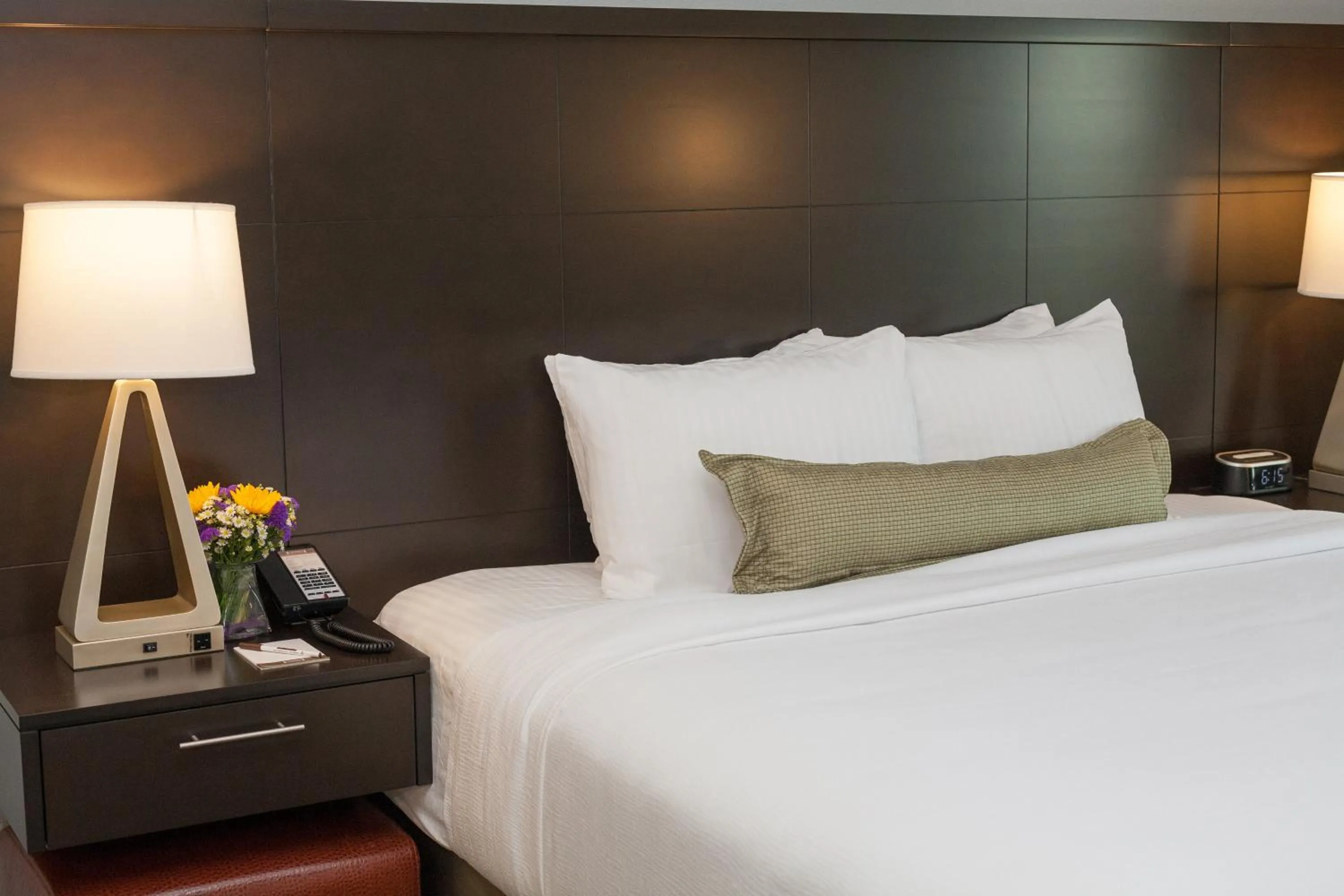 Photo of the whole room, Bed in Staybridge Suites Austin North - Parmer Lane, an IHG Hotel