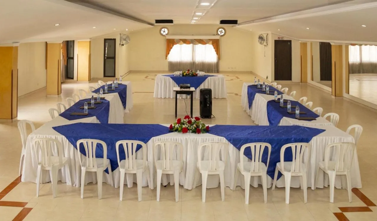 Restaurant/places to eat in Gran Hotel Coral