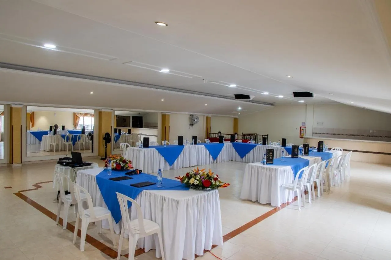 Restaurant/places to eat in Gran Hotel Coral