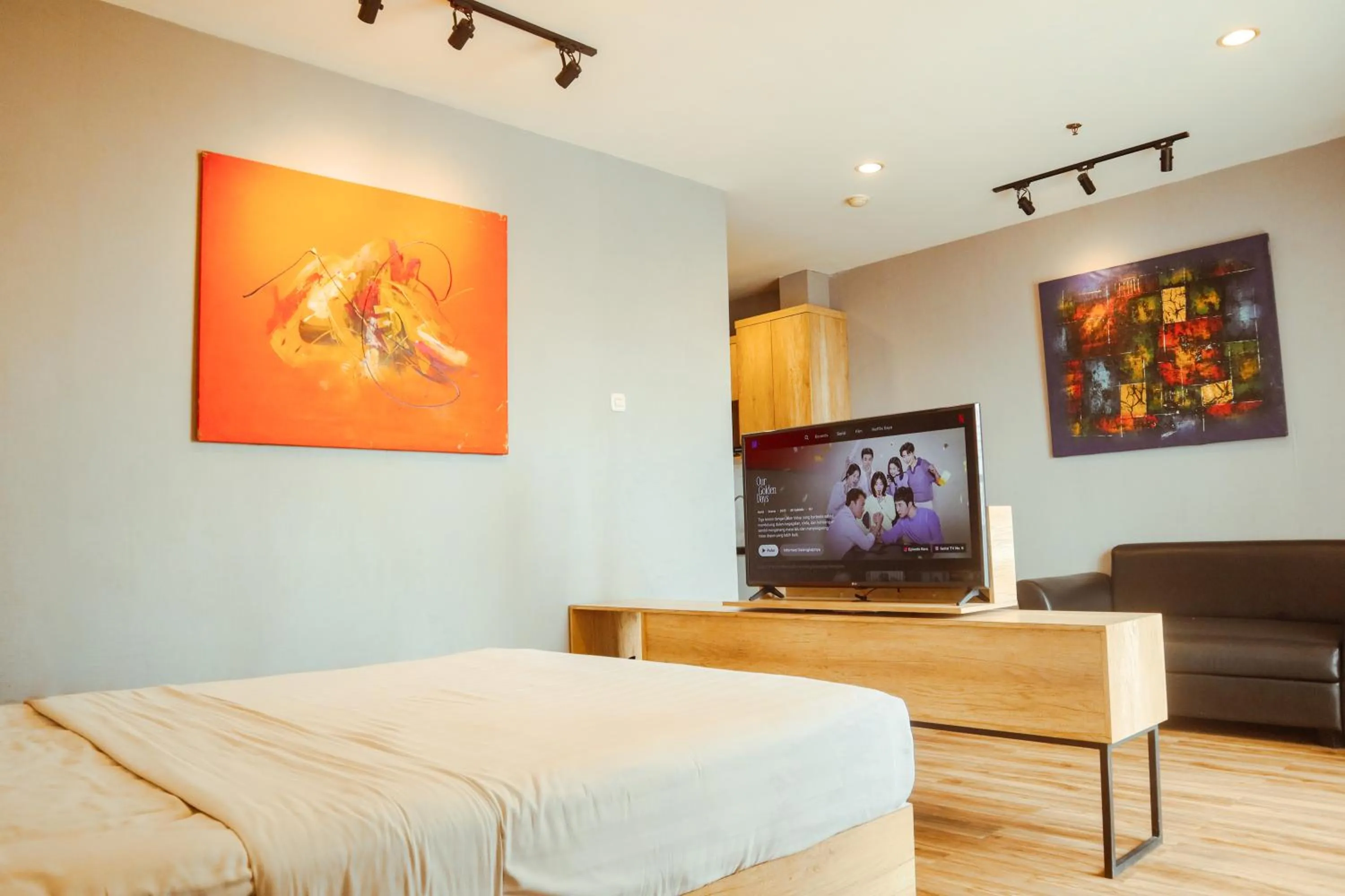 Twin Tower Hotel & Residence
