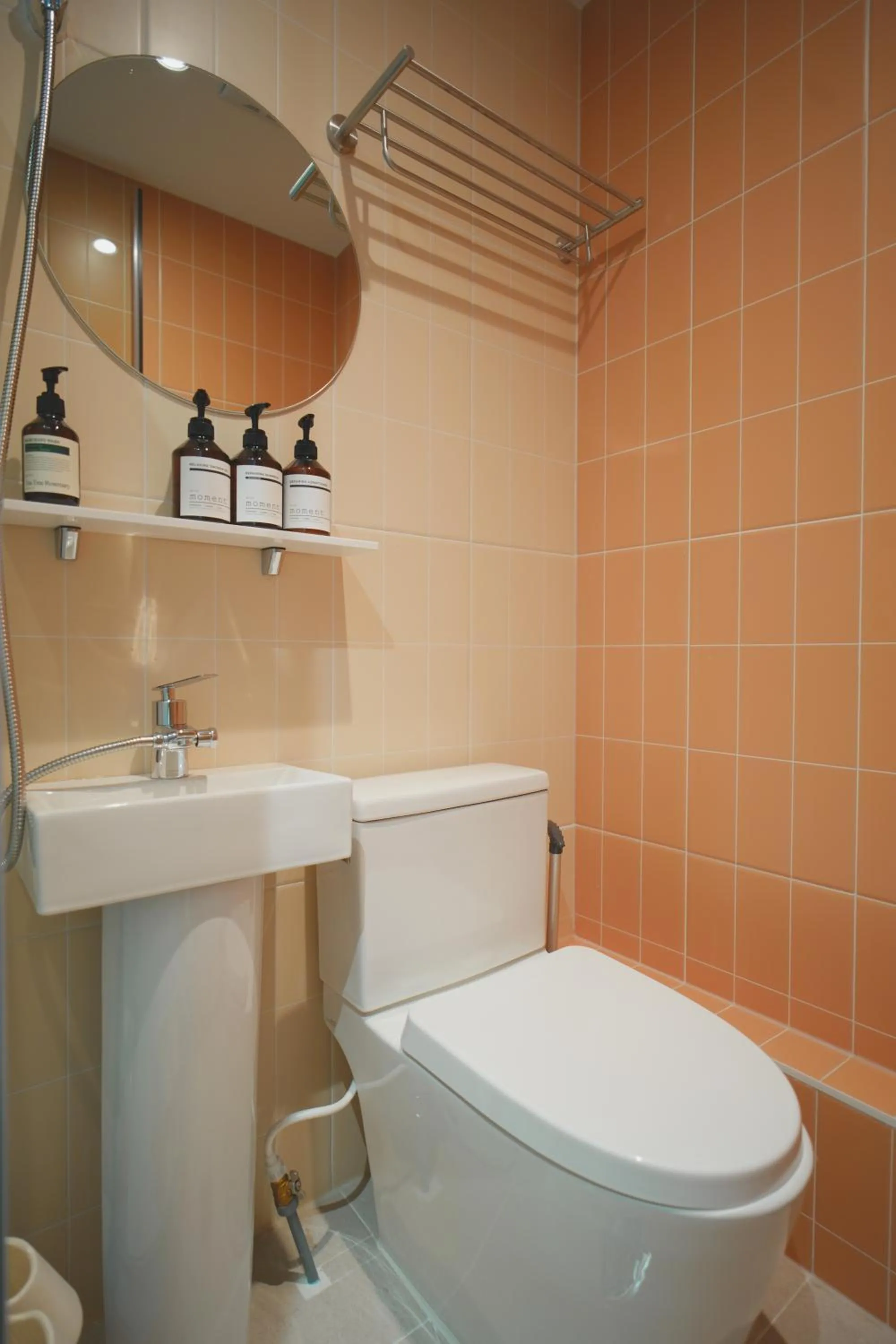 Shower in Stay Hello Hongdae Sinchon