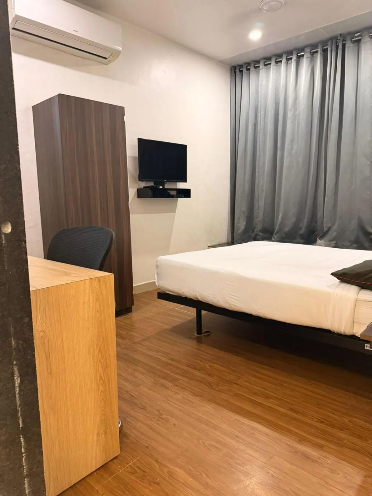 Bed in Hotel Lotus