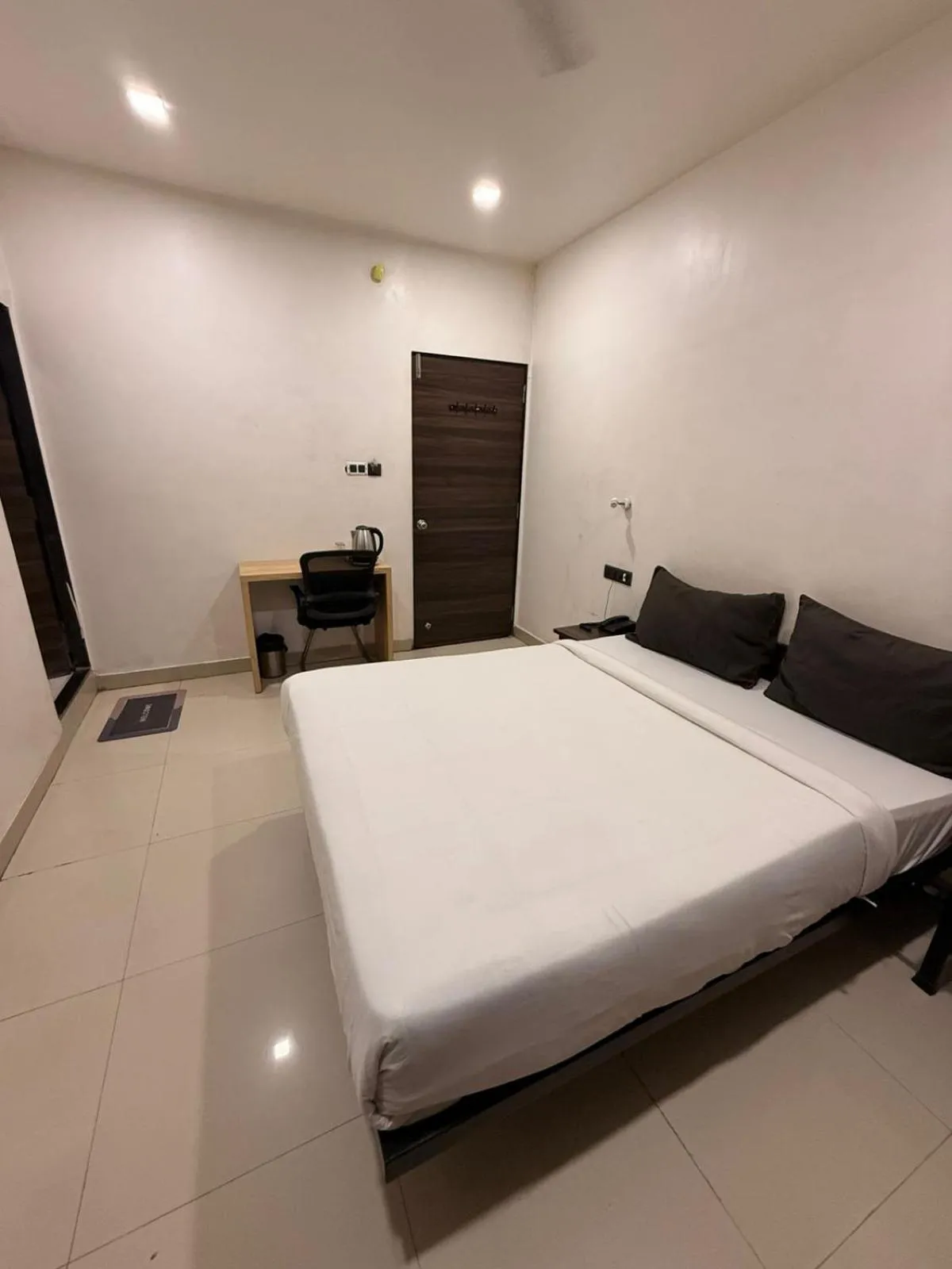 Bed in Hotel Lotus
