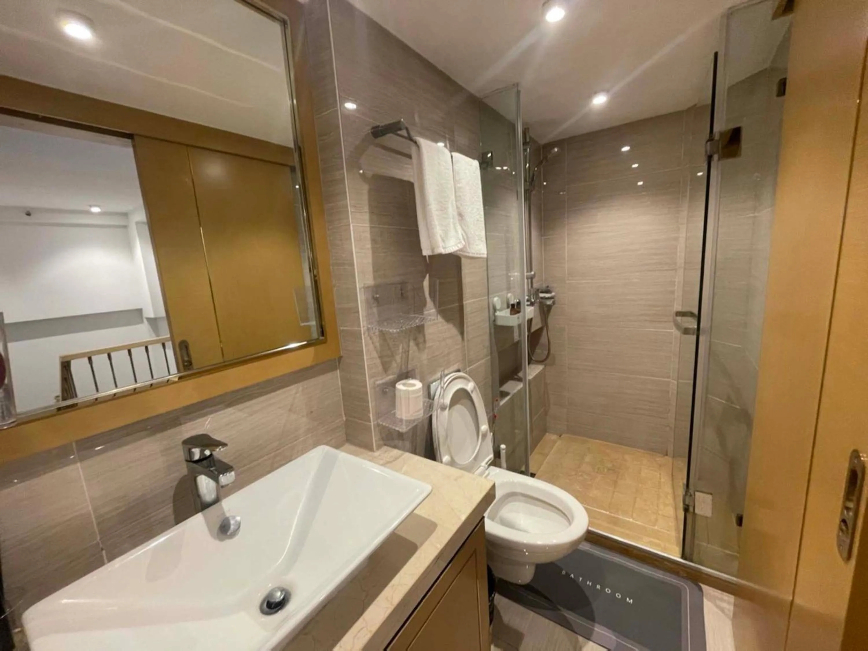 Shower in Hongqiao Aegean Sea LOFT Apartment