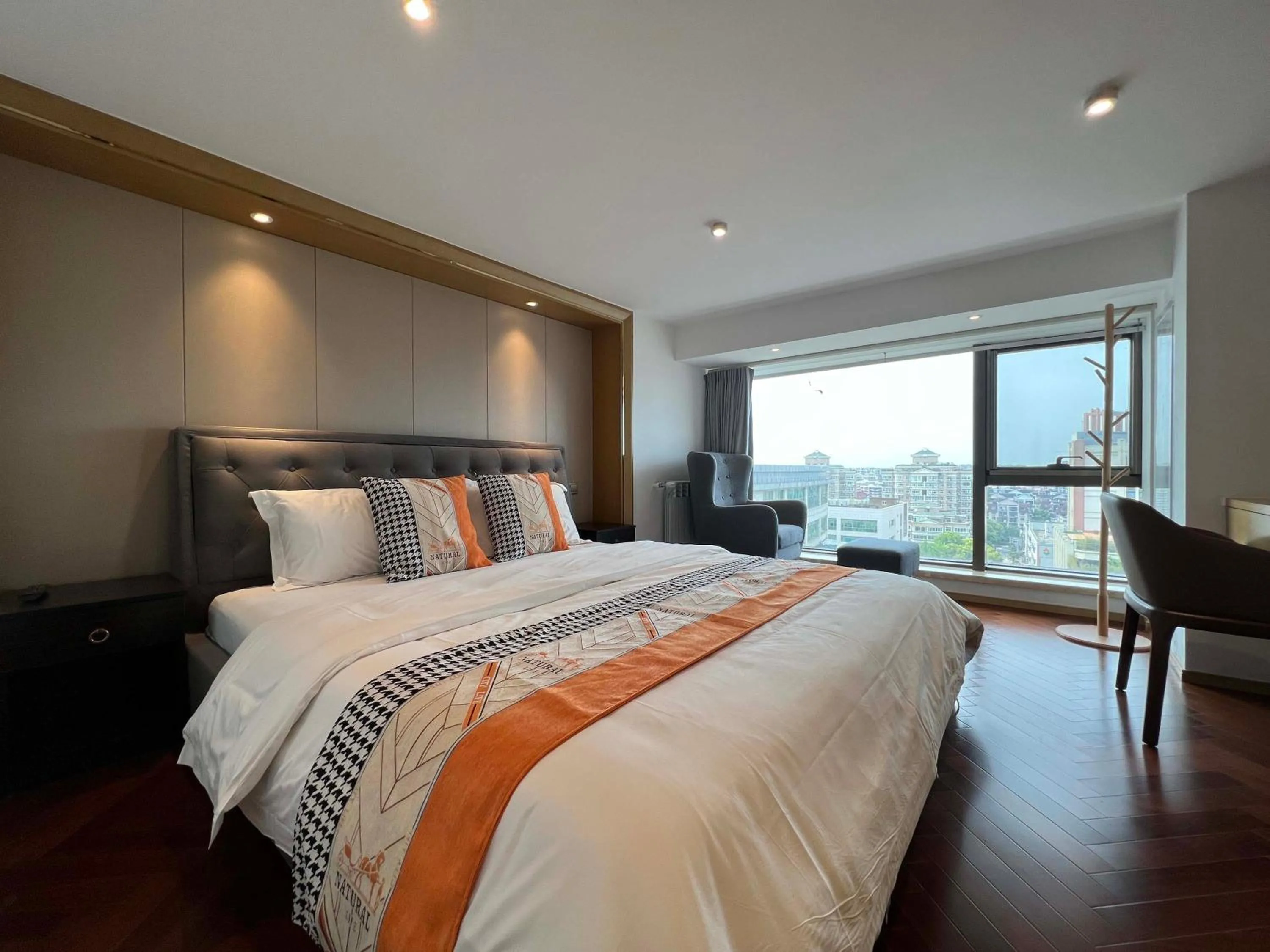 Bed in Hongqiao Aegean Sea LOFT Apartment