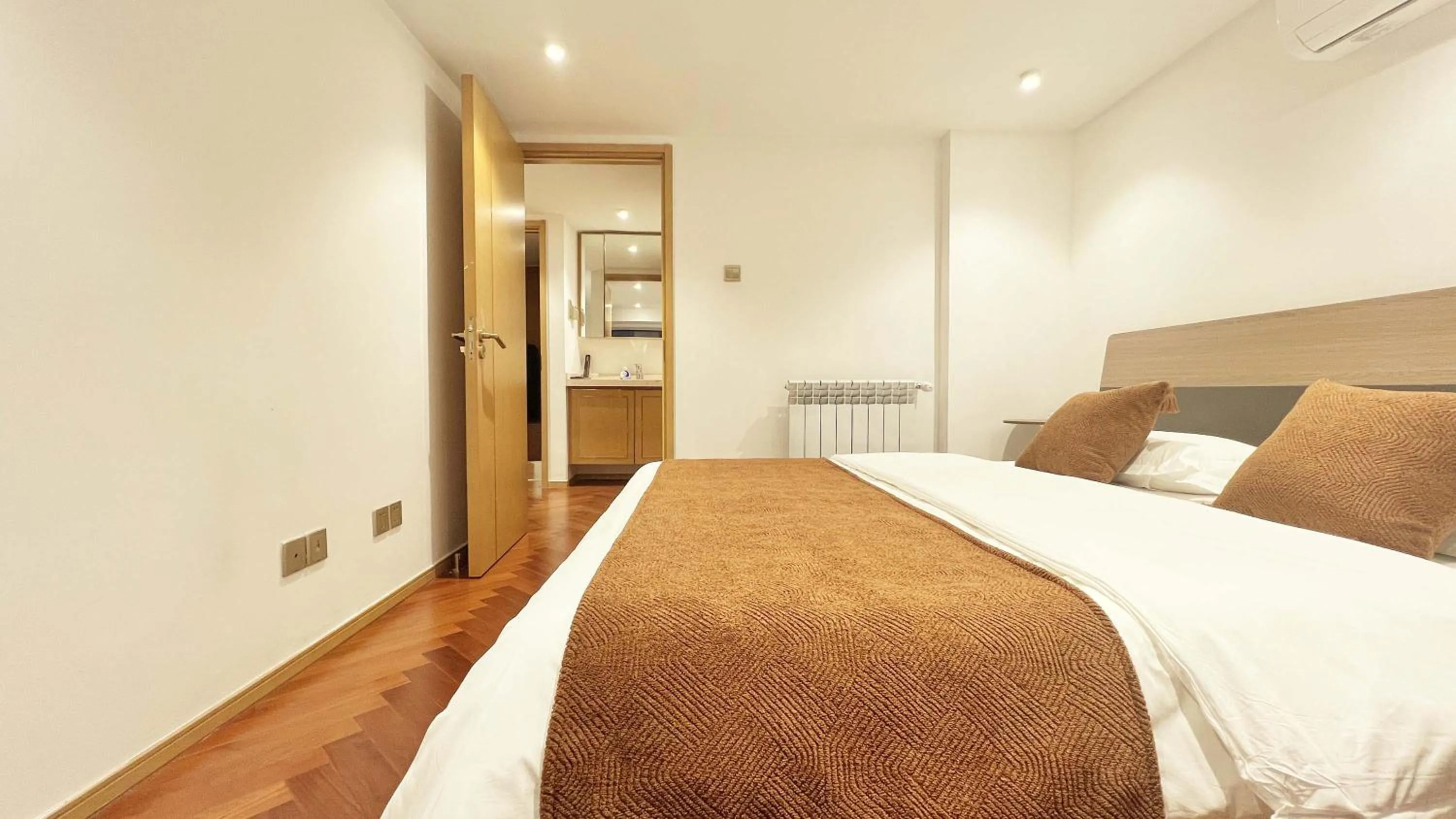 Bed in Hongqiao Aegean Sea LOFT Apartment
