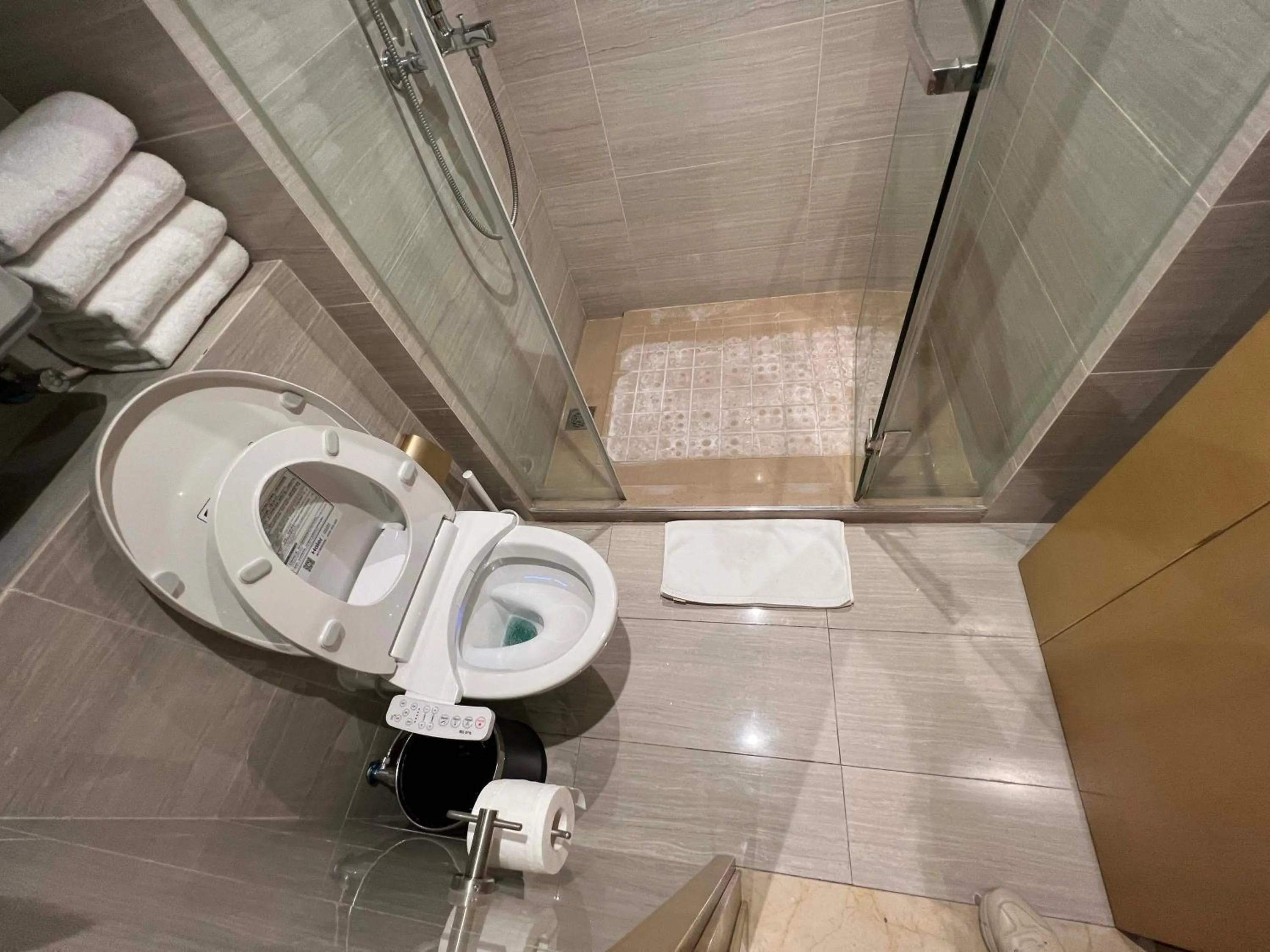 Toilet in Hongqiao Aegean Sea LOFT Apartment