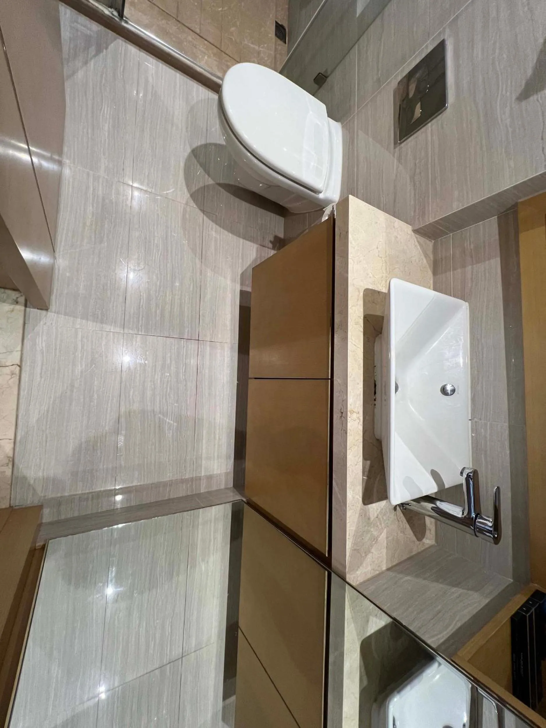 Toilet in Hongqiao Aegean Sea LOFT Apartment