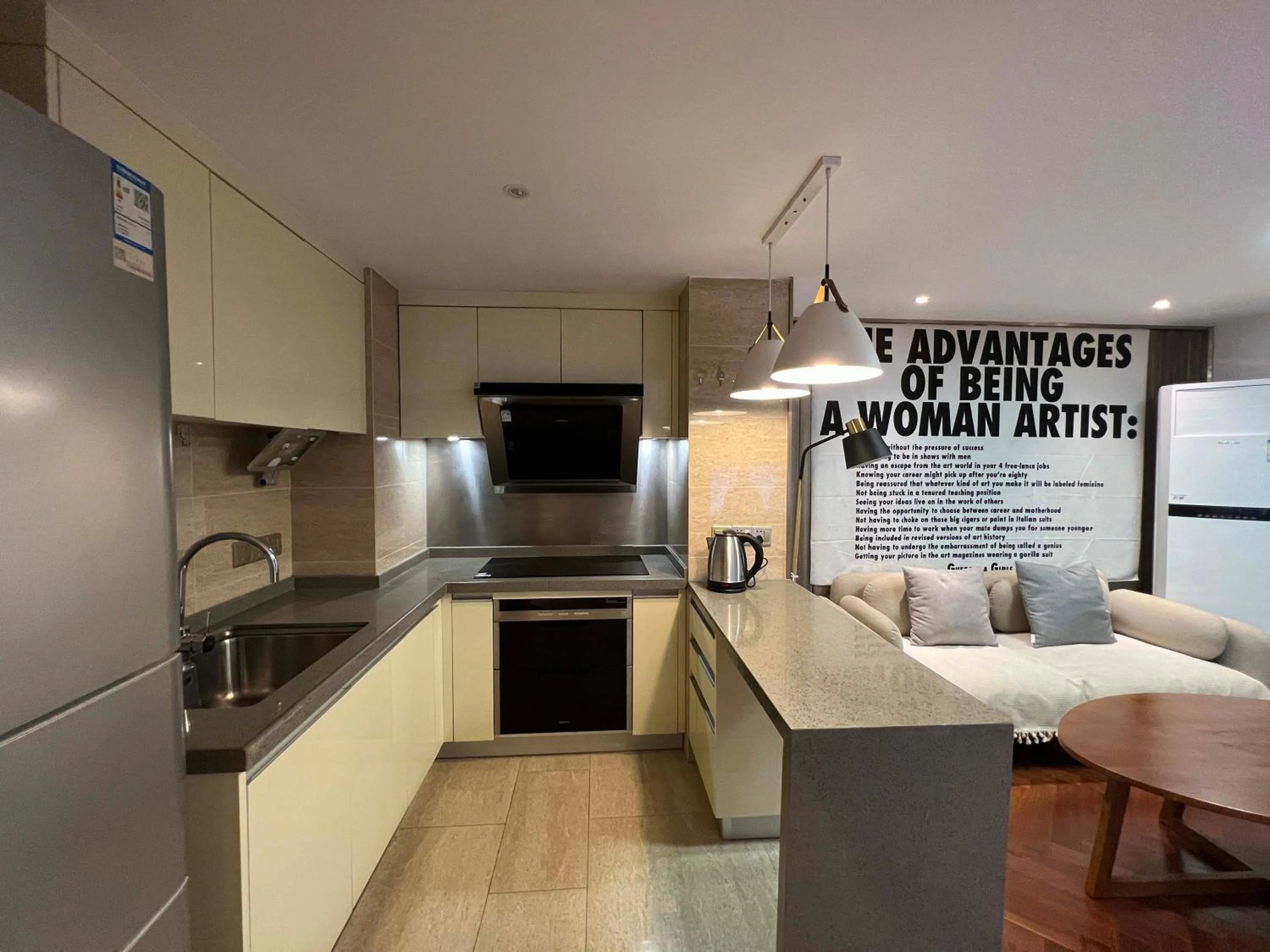 TV and multimedia in Hongqiao Aegean Sea LOFT Apartment