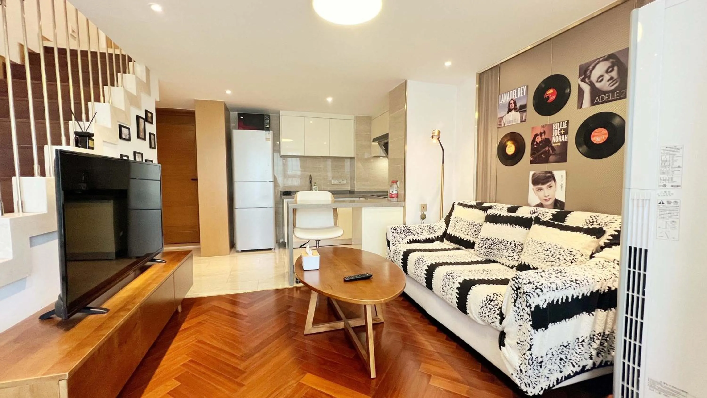 Photo of the whole room in Hongqiao Aegean Sea LOFT Apartment