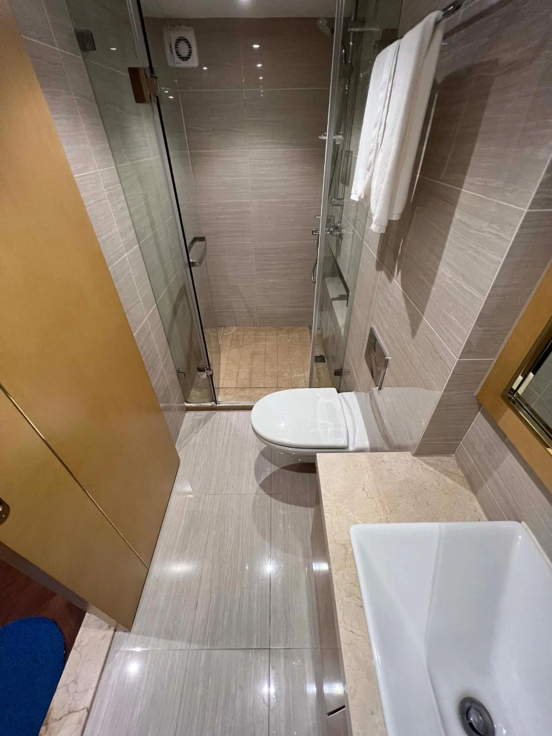 Toilet in Hongqiao Aegean Sea LOFT Apartment