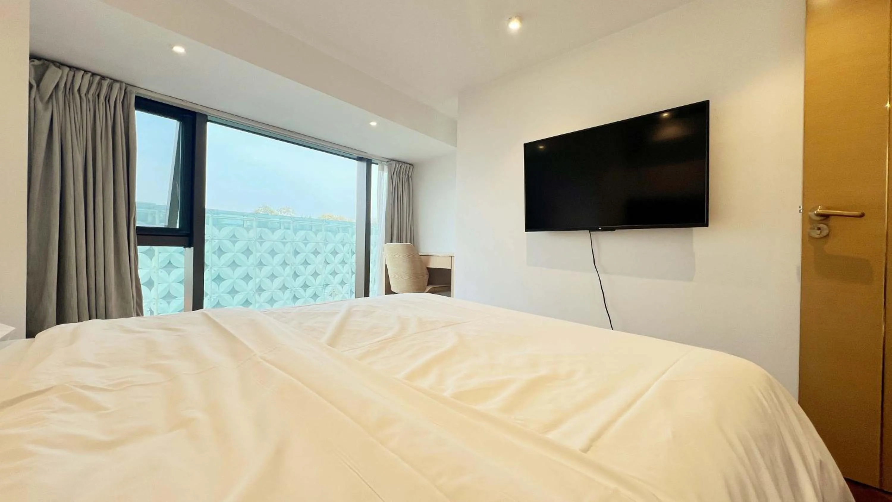 TV and multimedia, Bed in Hongqiao Aegean Sea LOFT Apartment