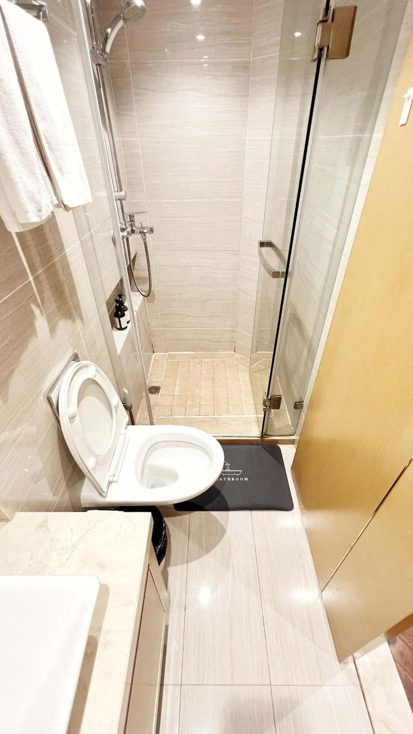 Shower in Hongqiao Aegean Sea LOFT Apartment