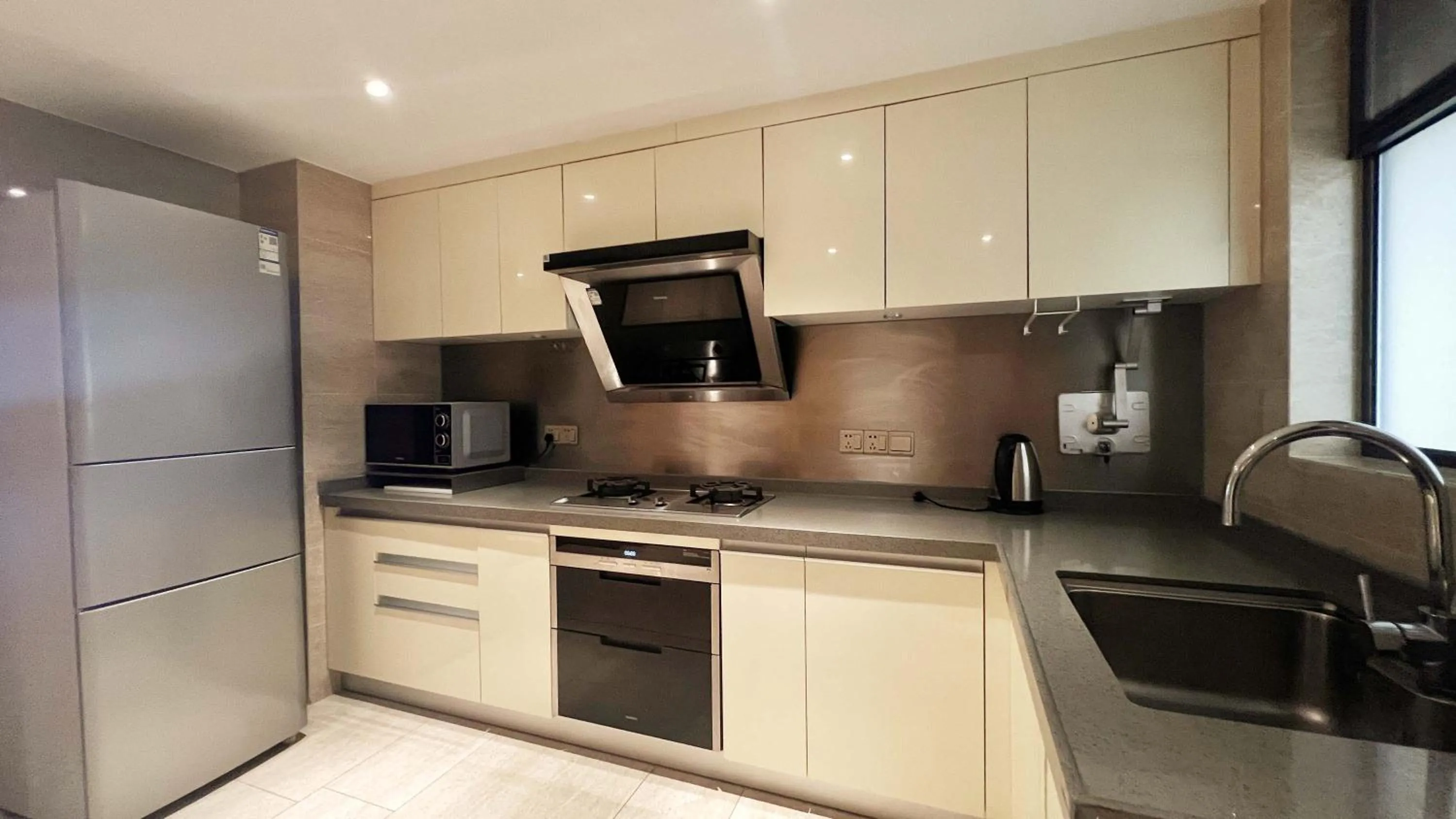 Kitchen or kitchenette in Hongqiao Aegean Sea LOFT Apartment