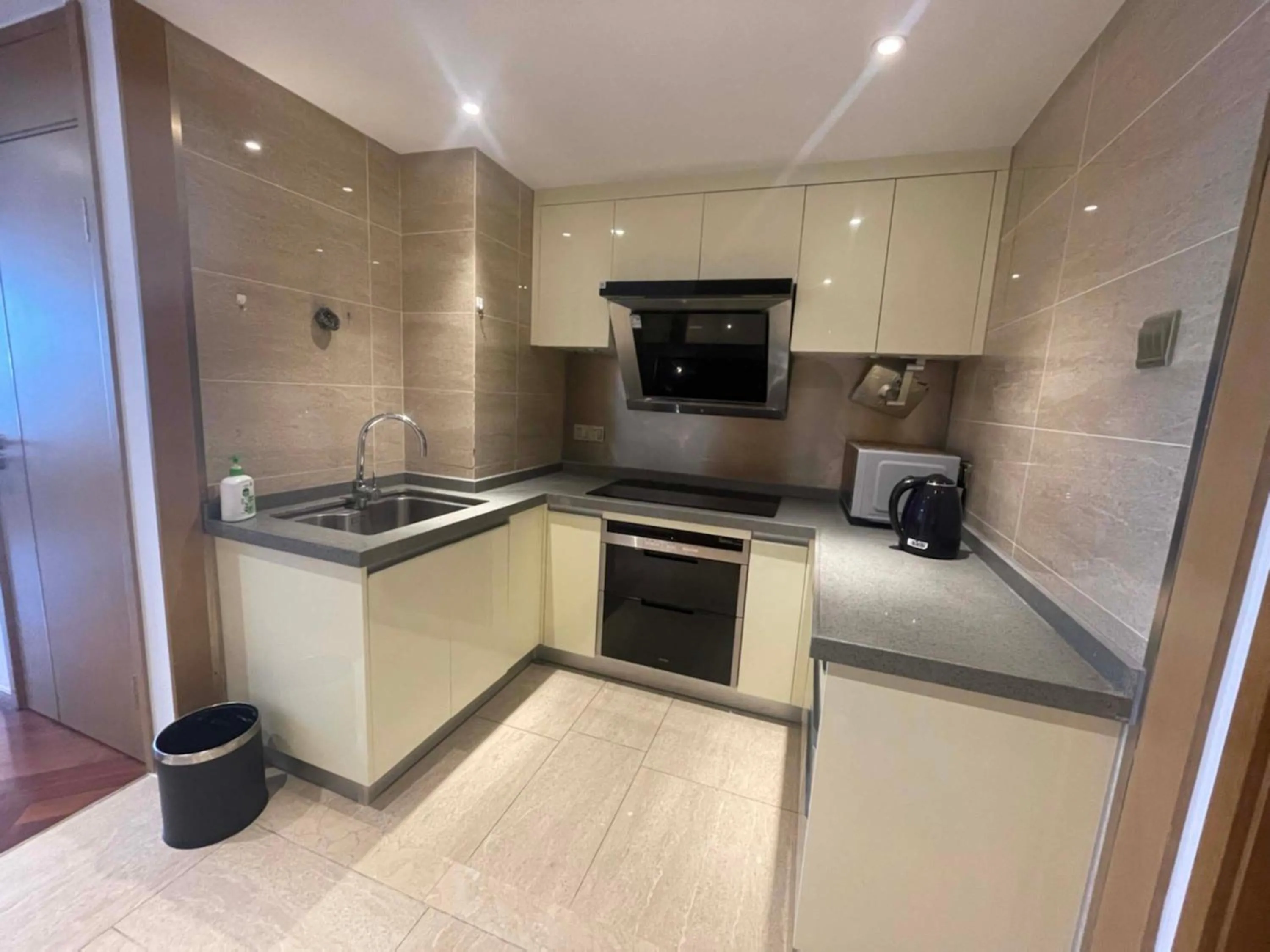 Kitchen or kitchenette in Hongqiao Aegean Sea LOFT Apartment