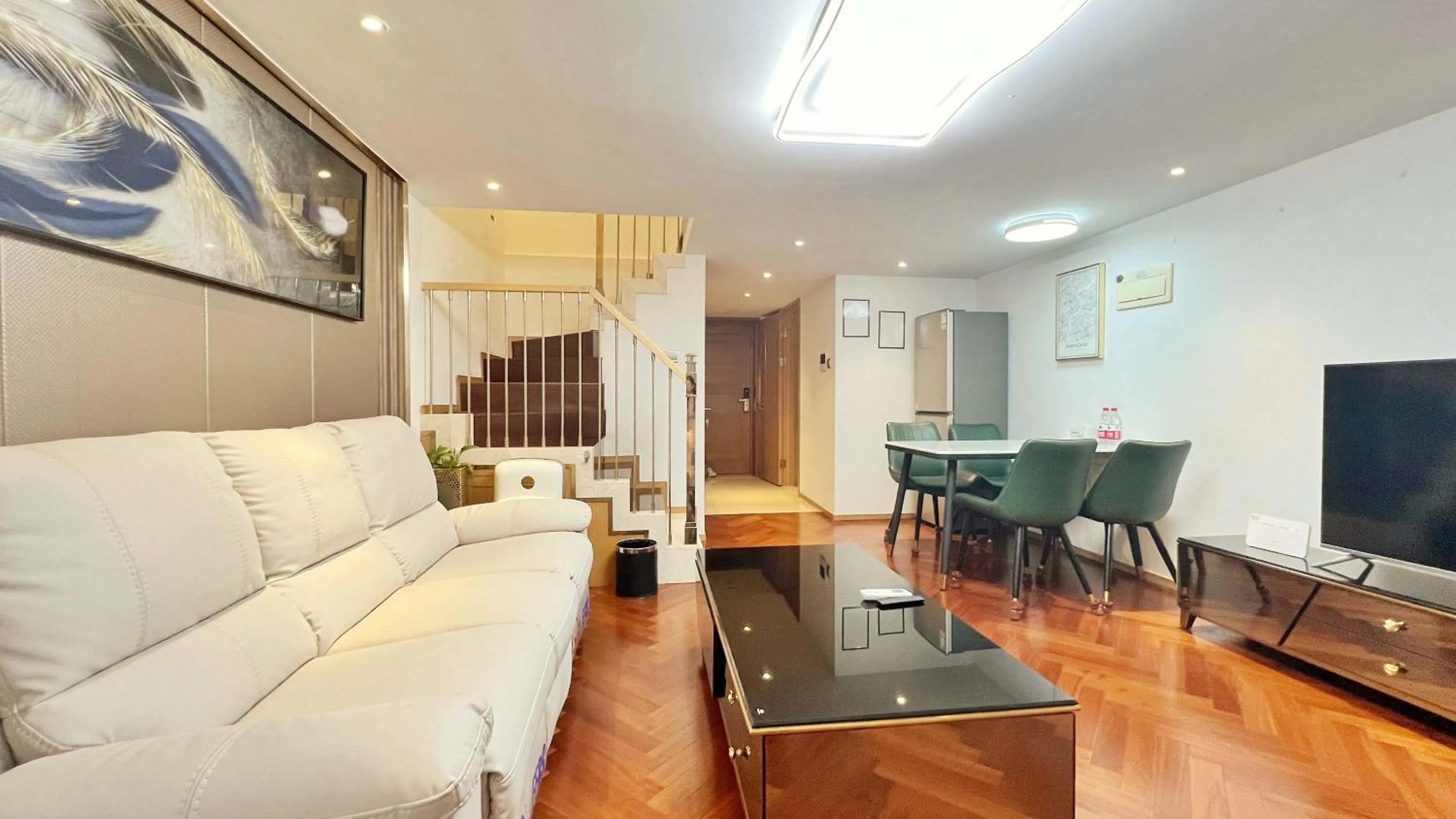 TV and multimedia in Hongqiao Aegean Sea LOFT Apartment