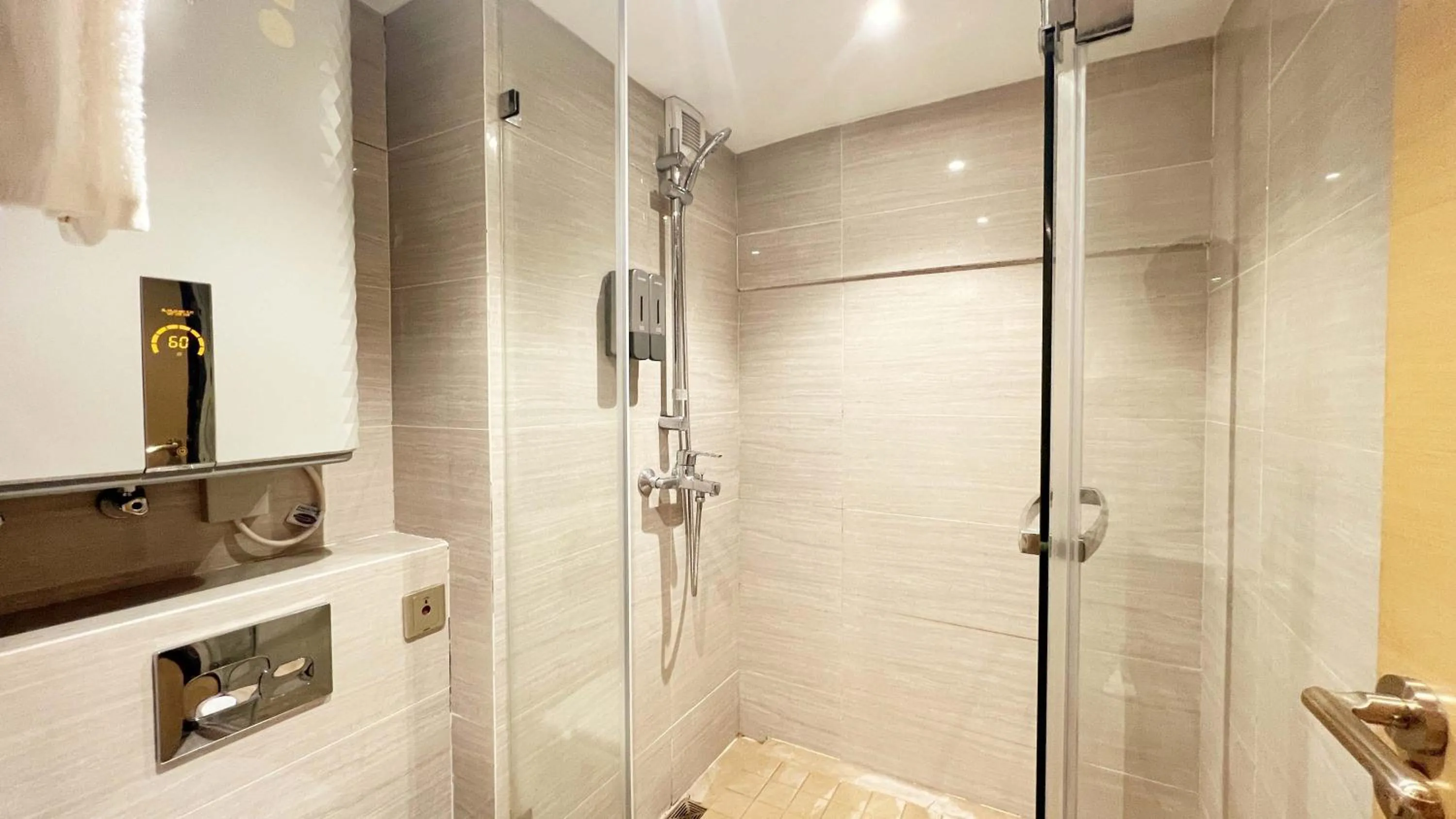 Shower in Hongqiao Aegean Sea LOFT Apartment