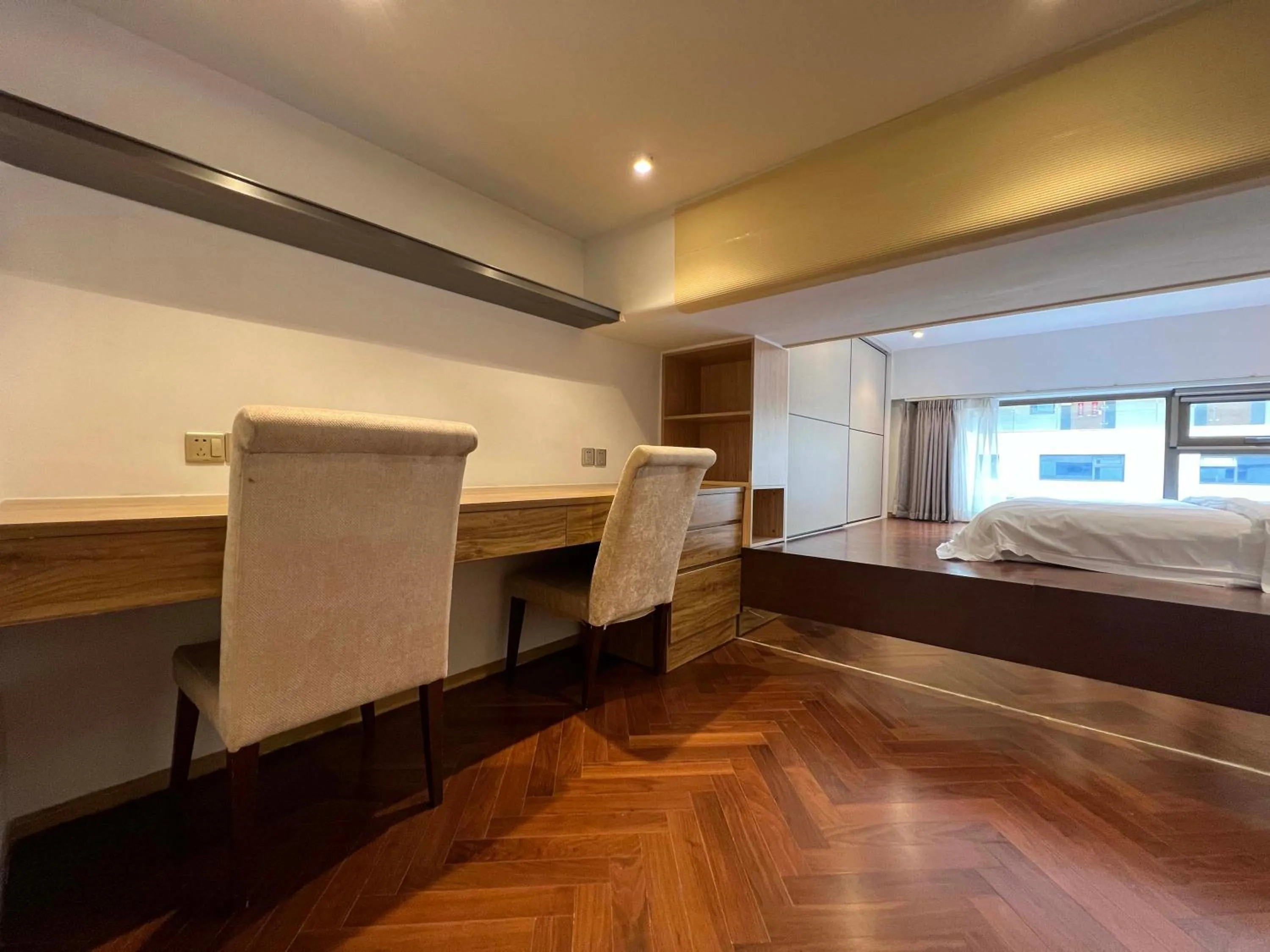 Photo of the whole room, Bed in Hongqiao Aegean Sea LOFT Apartment
