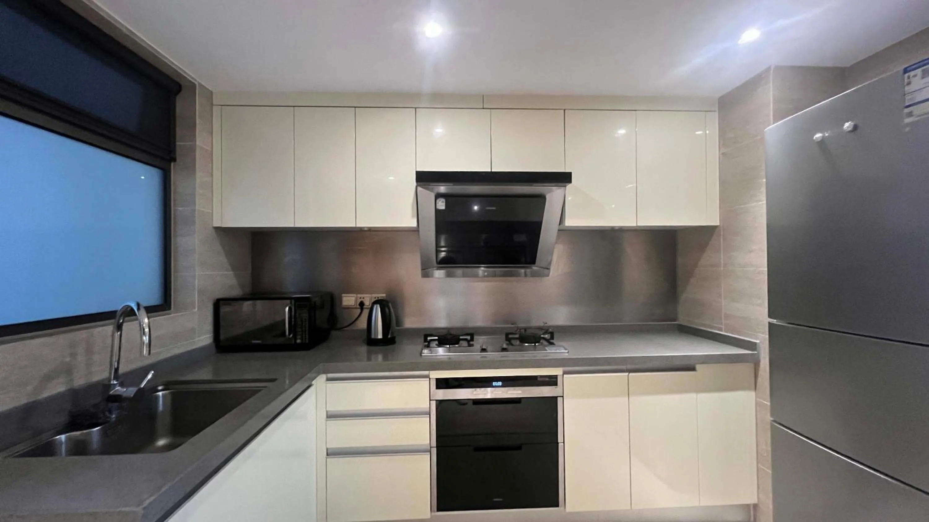 Kitchen or kitchenette in Hongqiao Aegean Sea LOFT Apartment