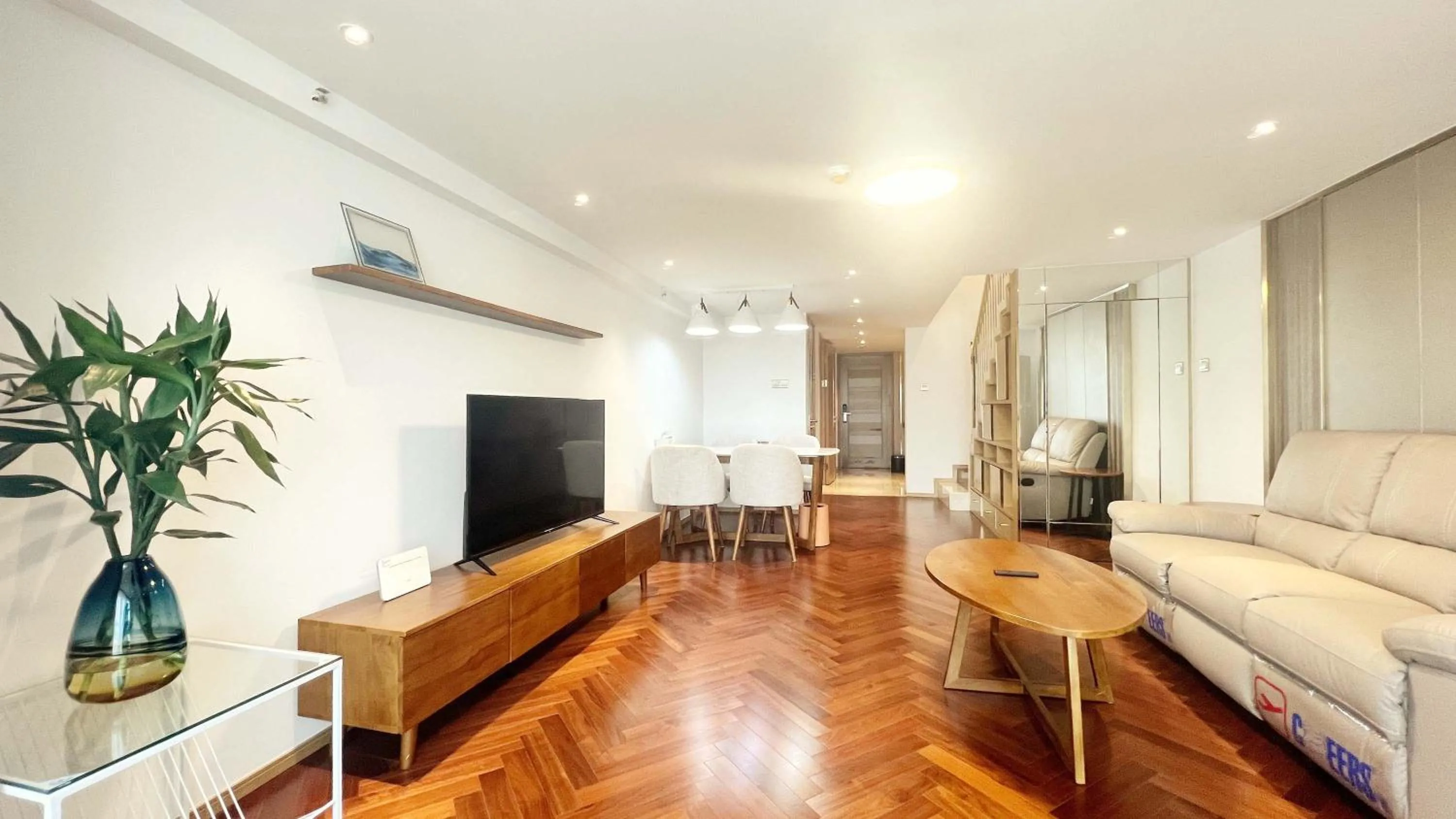 TV and multimedia in Hongqiao Aegean Sea LOFT Apartment