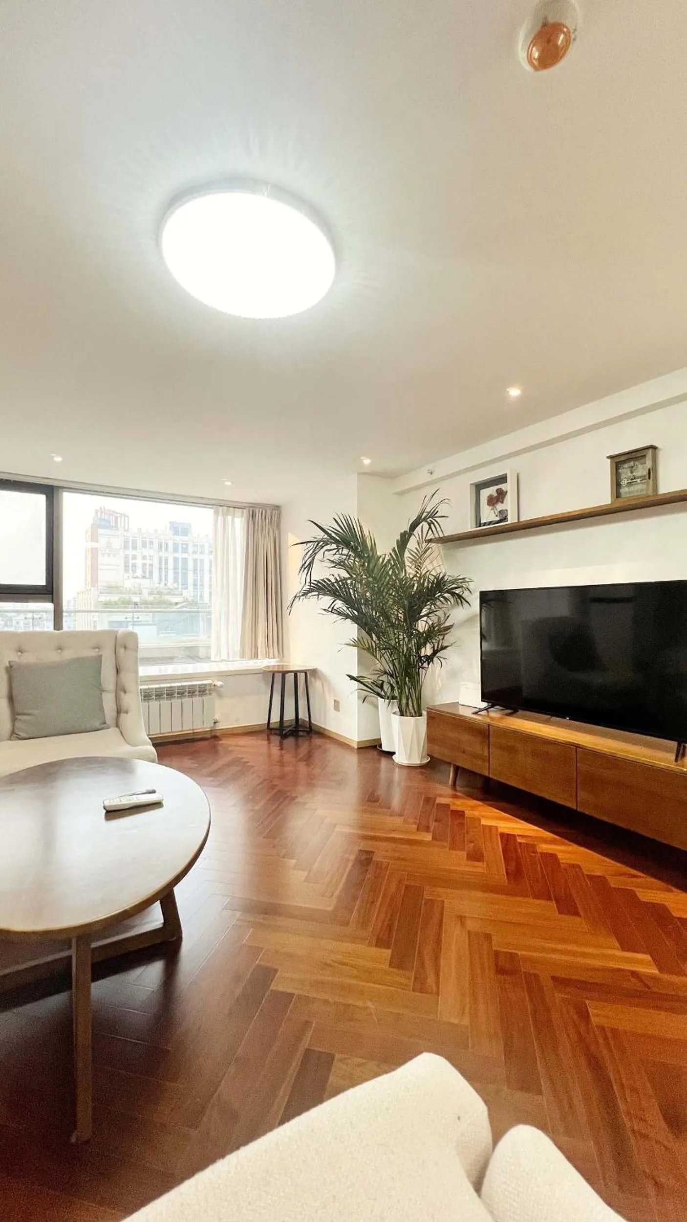 TV and multimedia in Hongqiao Aegean Sea LOFT Apartment