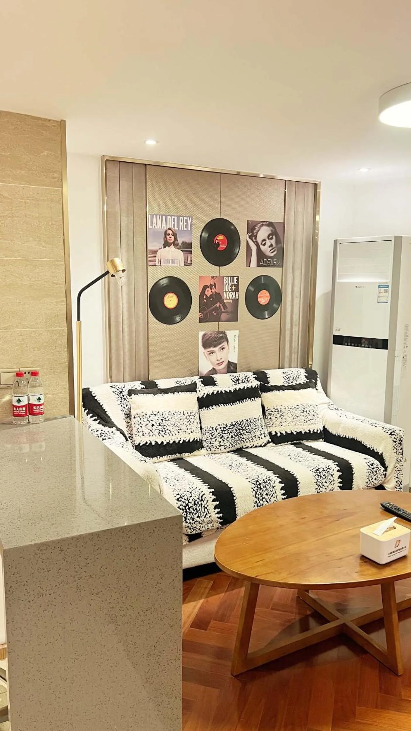 Living room in Hongqiao Aegean Sea LOFT Apartment