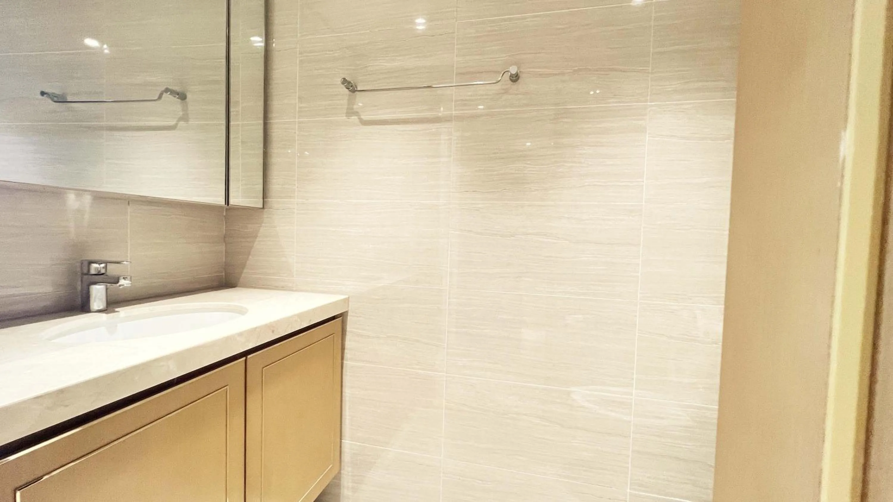 Shower in Hongqiao Aegean Sea LOFT Apartment