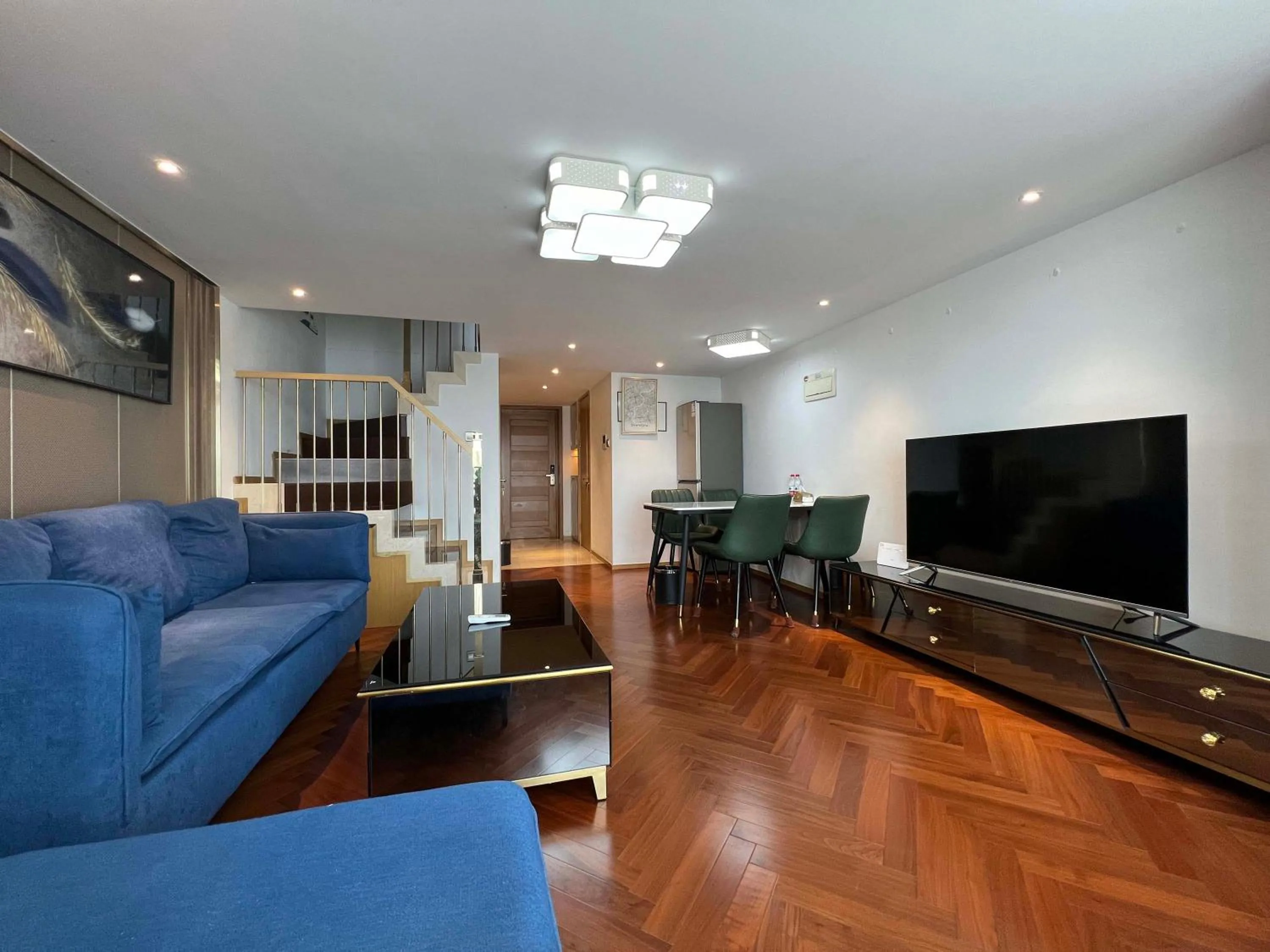 TV and multimedia in Hongqiao Aegean Sea LOFT Apartment