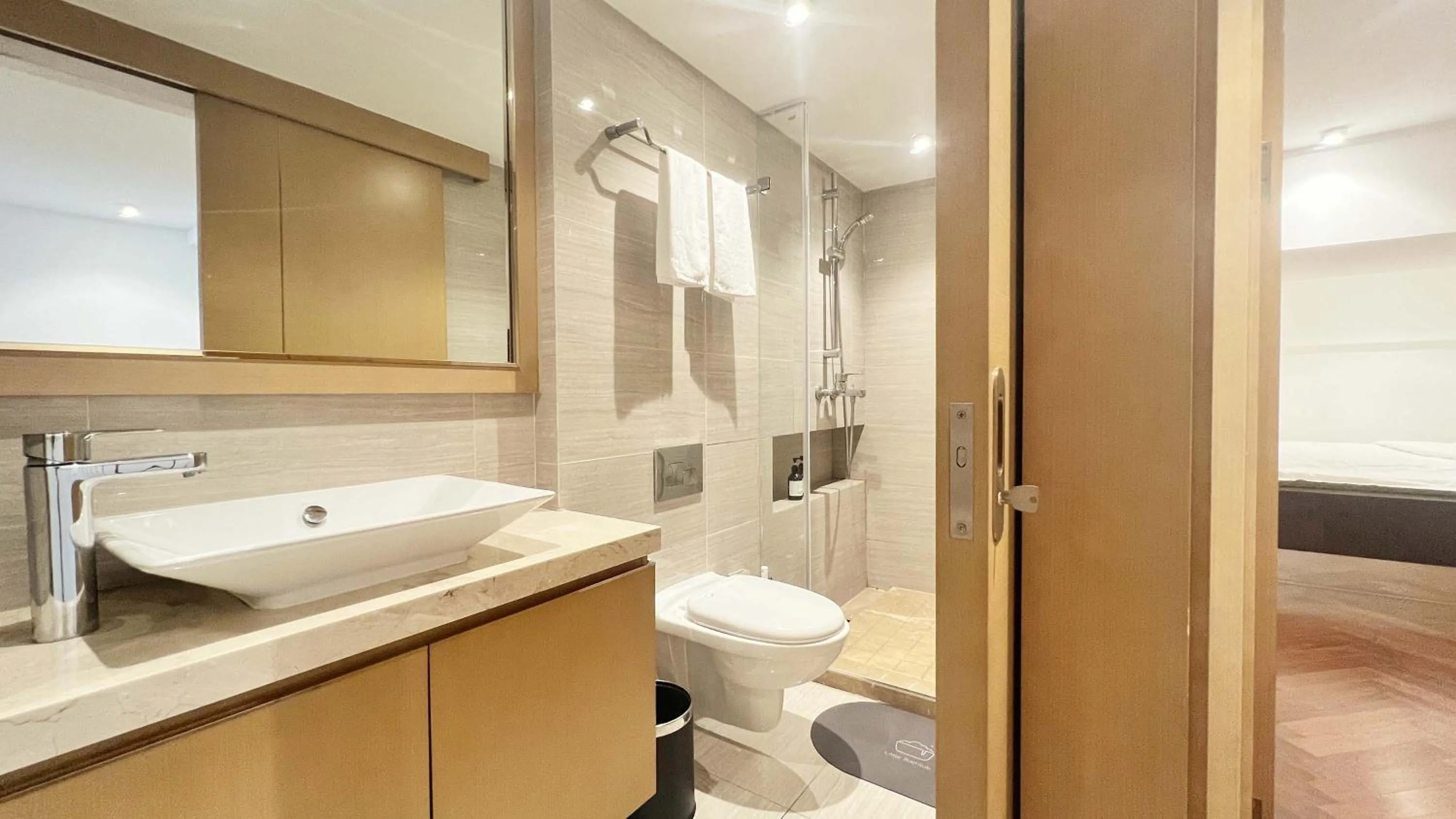 Toilet in Hongqiao Aegean Sea LOFT Apartment