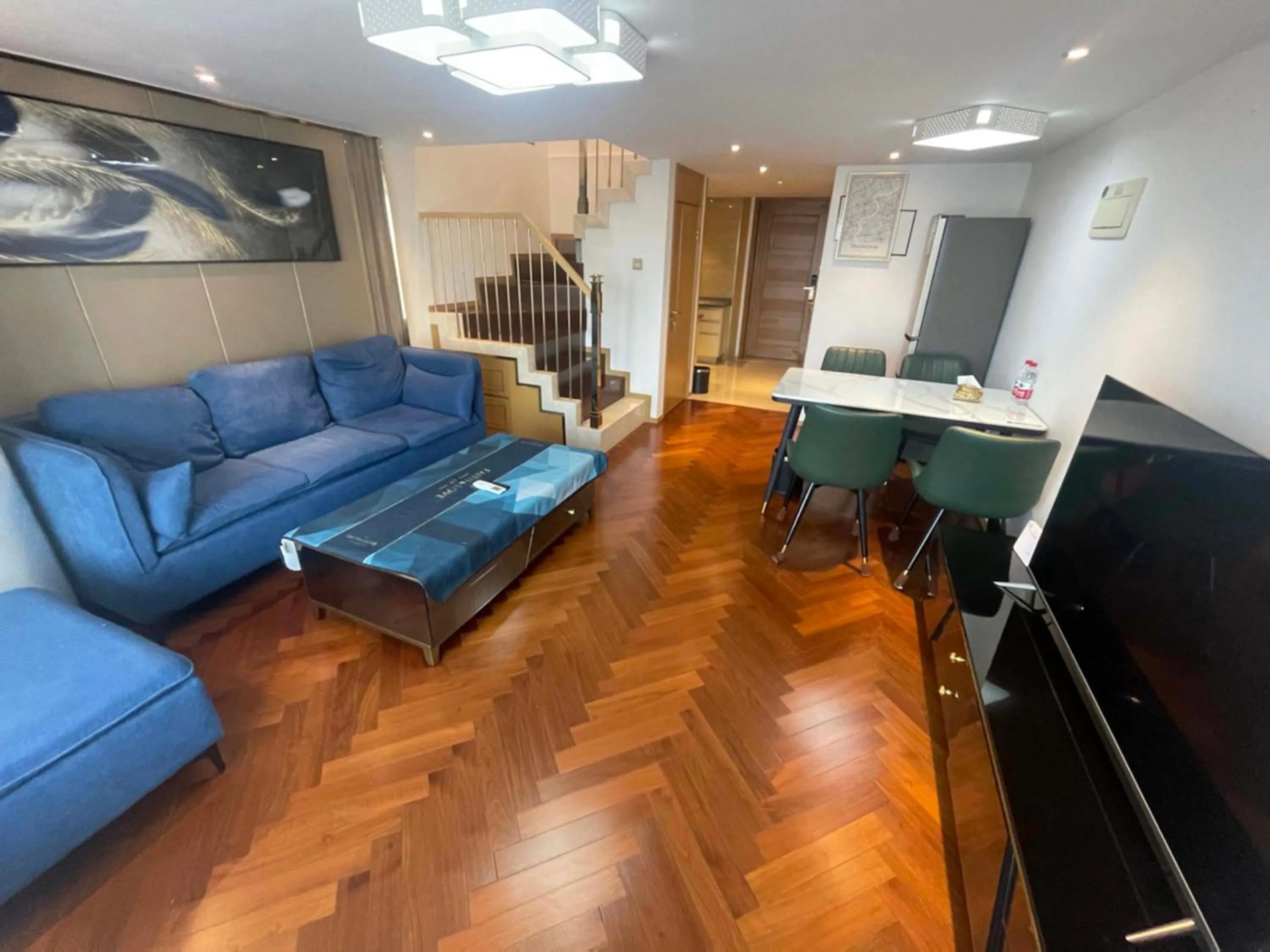 TV and multimedia in Hongqiao Aegean Sea LOFT Apartment