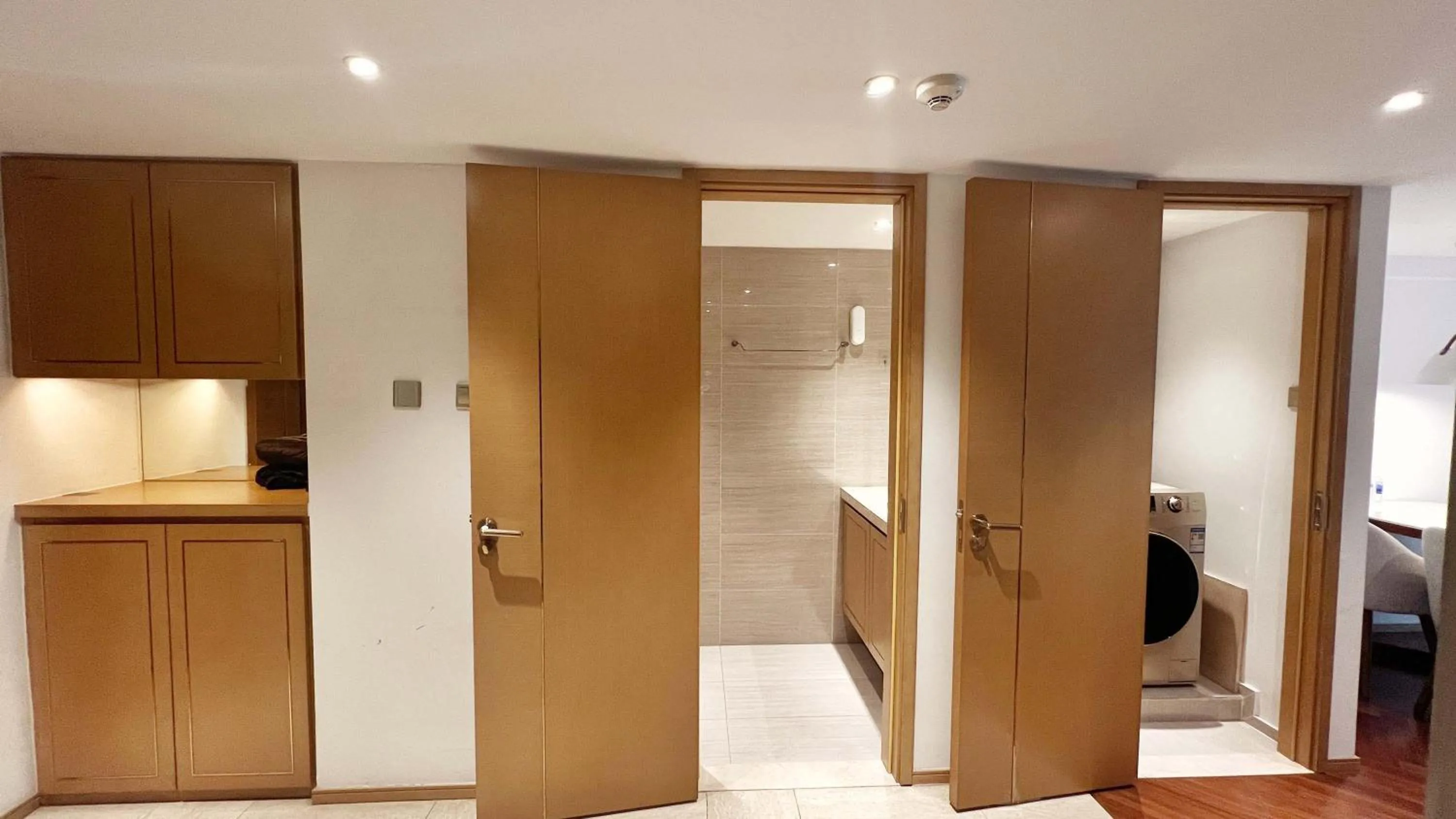 Shower in Hongqiao Aegean Sea LOFT Apartment