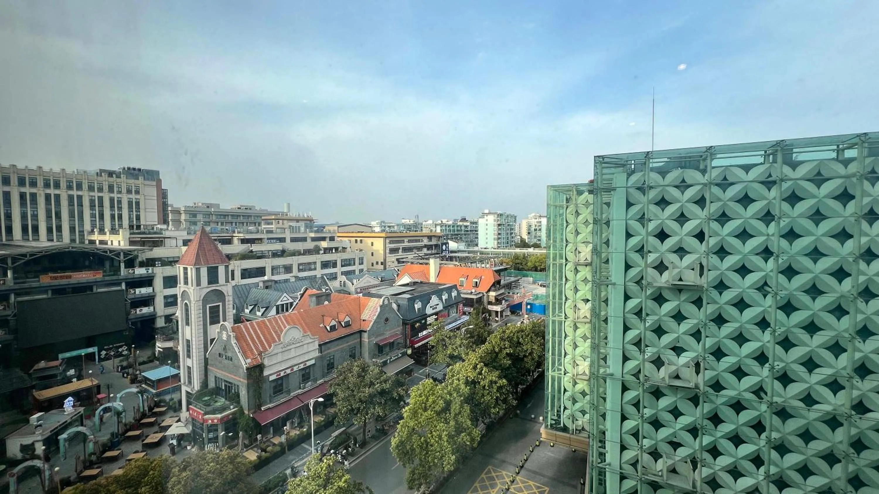 Property building in Hongqiao Aegean Sea LOFT Apartment