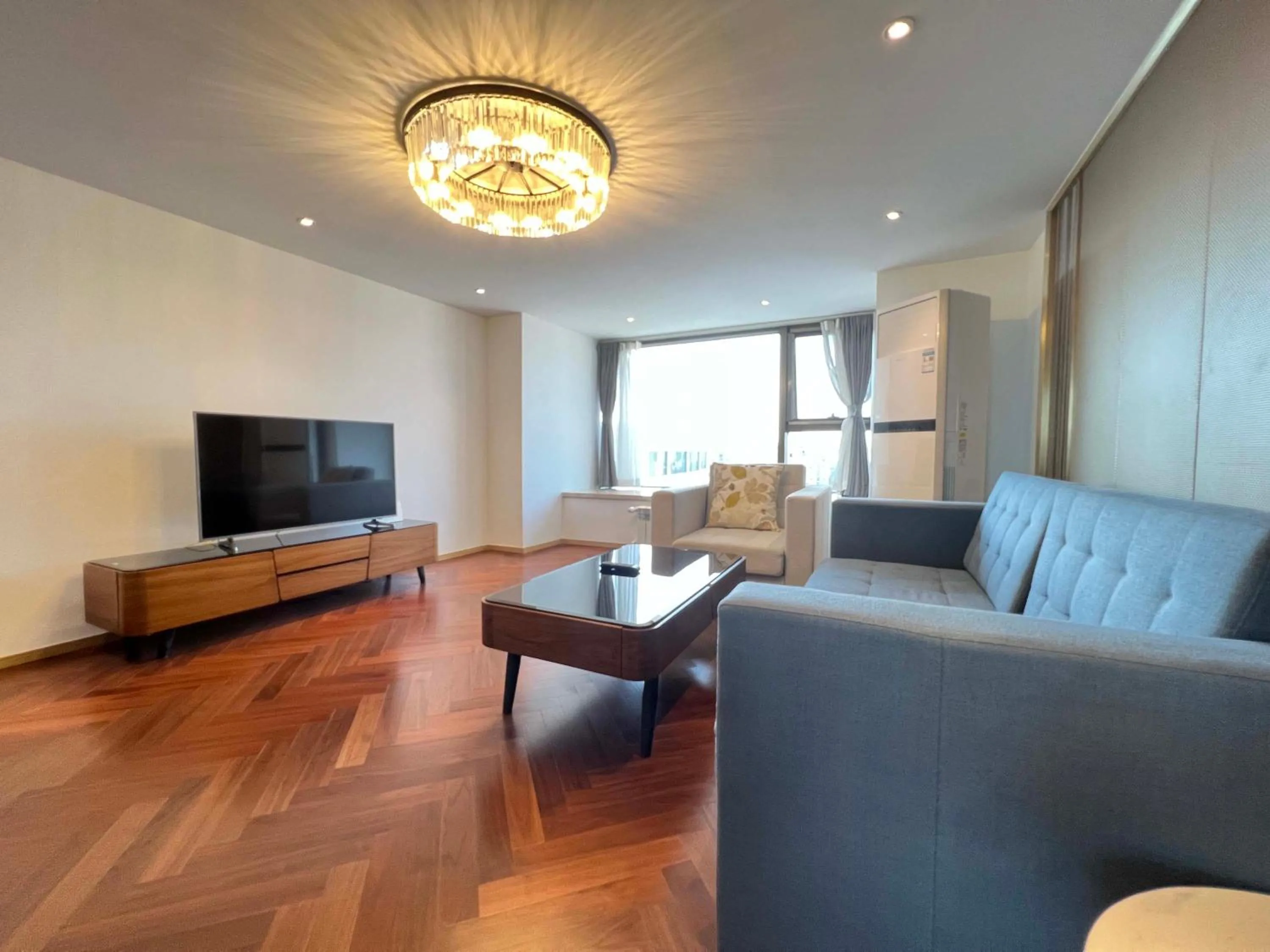 TV and multimedia in Hongqiao Aegean Sea LOFT Apartment